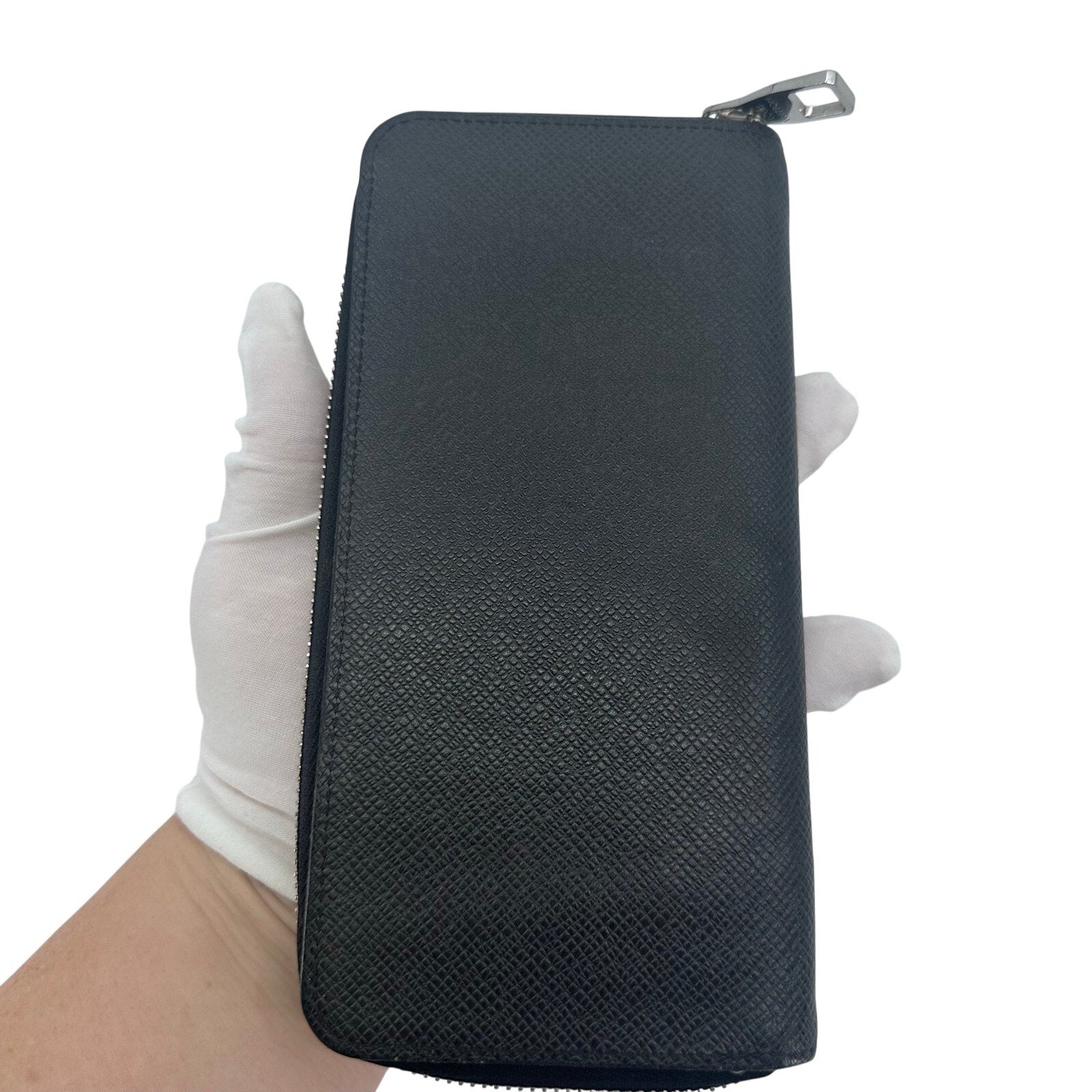 Louis Vuitton LV Taiga Leather Zippy Zip Around Wallet black