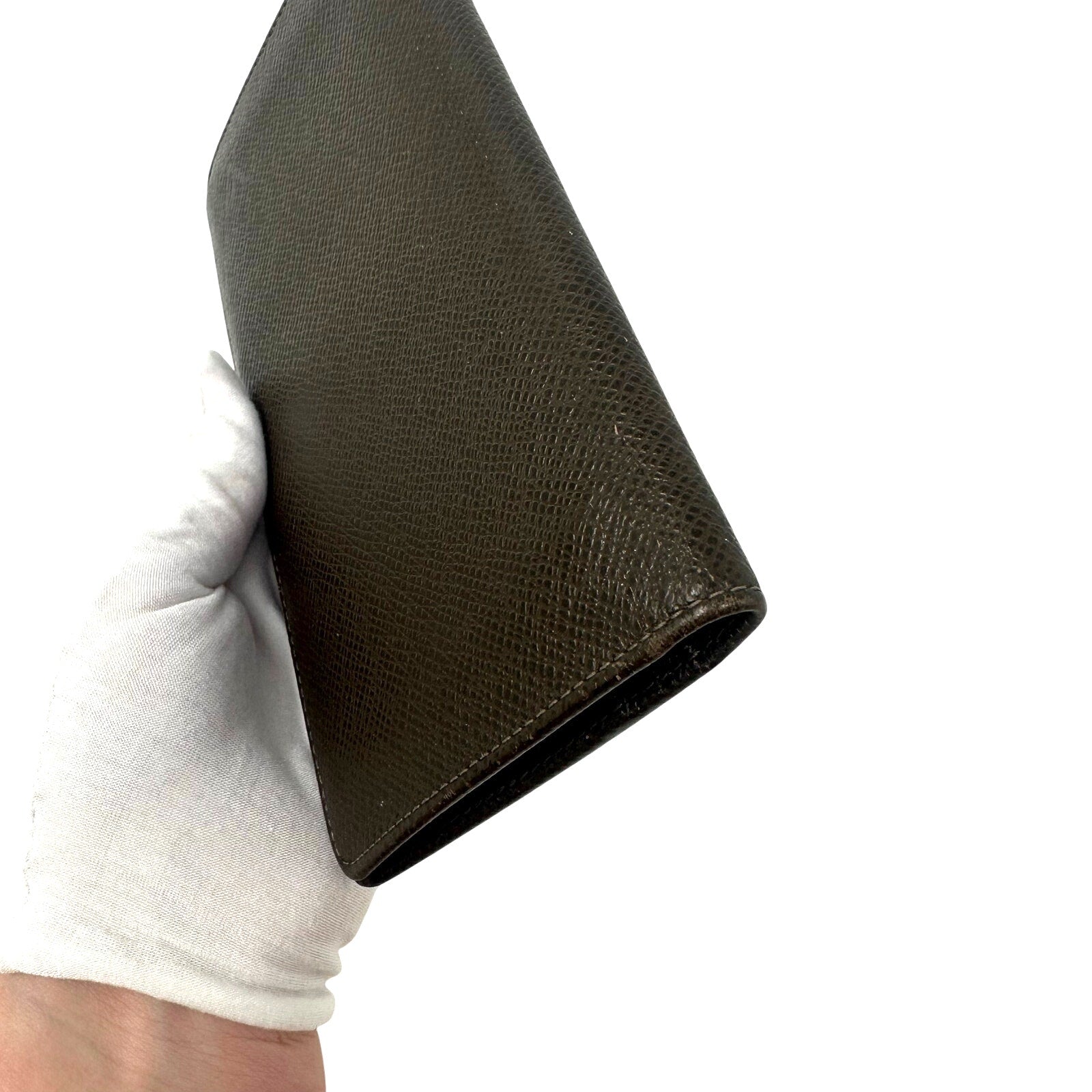 Louis Vuitton LV Taiga Leather Brazza Wallet Checkbook Holder Brown