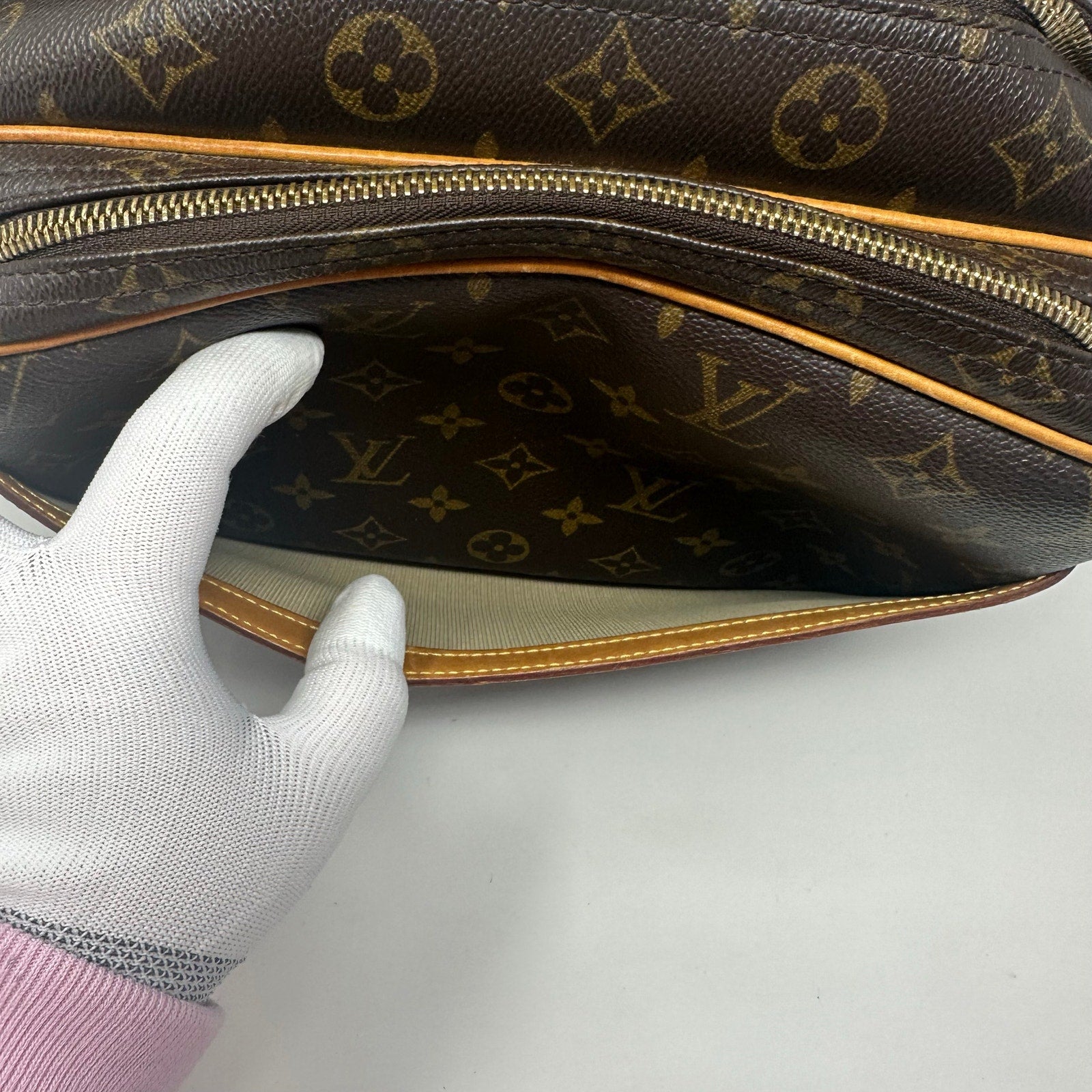 Louis Vuitton LV Monogram Reporter PM Crossbody Messenger Bag