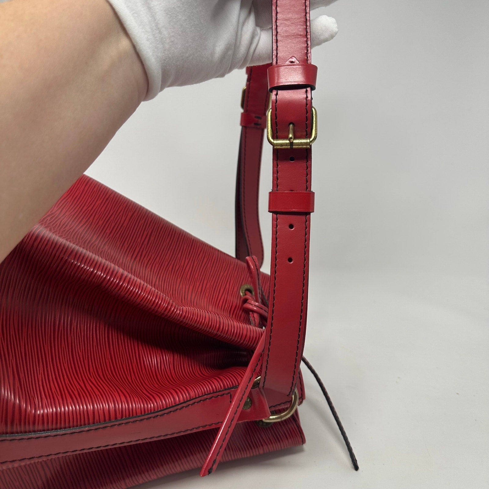 Louis Vuitton LV Petit Noe Epi Red Bag Drawstring Bucket Shoulder Bag