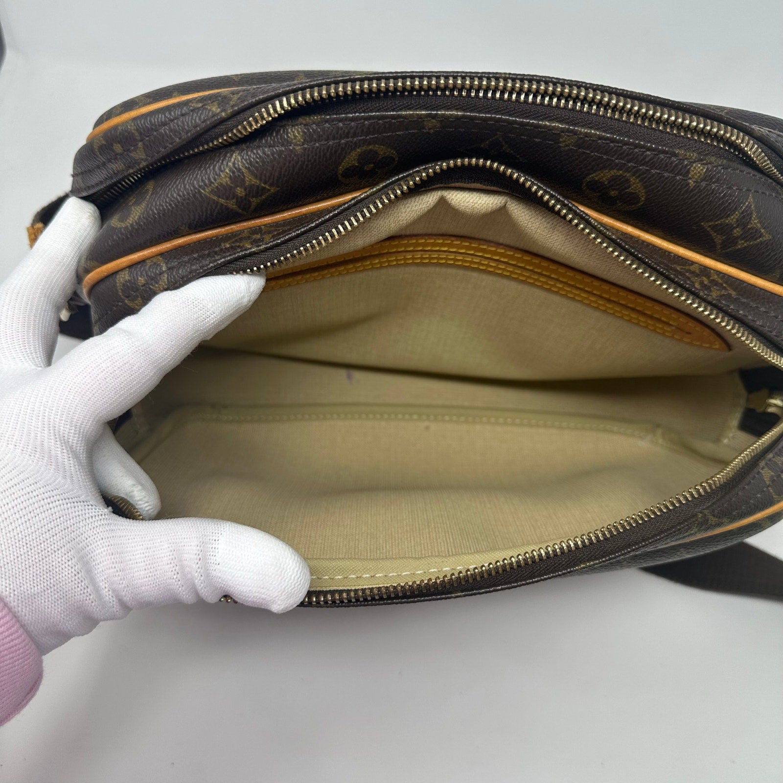 Louis Vuitton LV Monogram Reporter PM Crossbody Messenger Bag