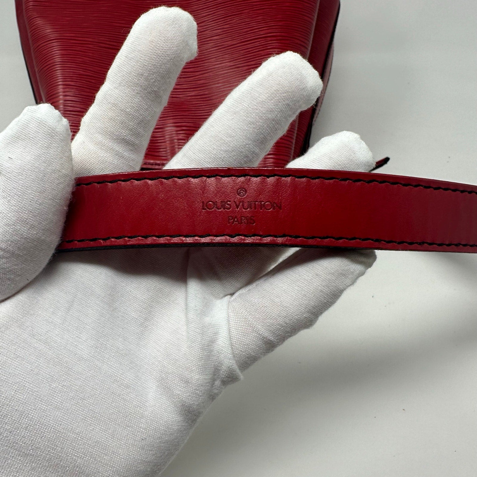 Louis Vuitton LV Petit Noe Epi Red Bag Drawstring Bucket Shoulder Bag