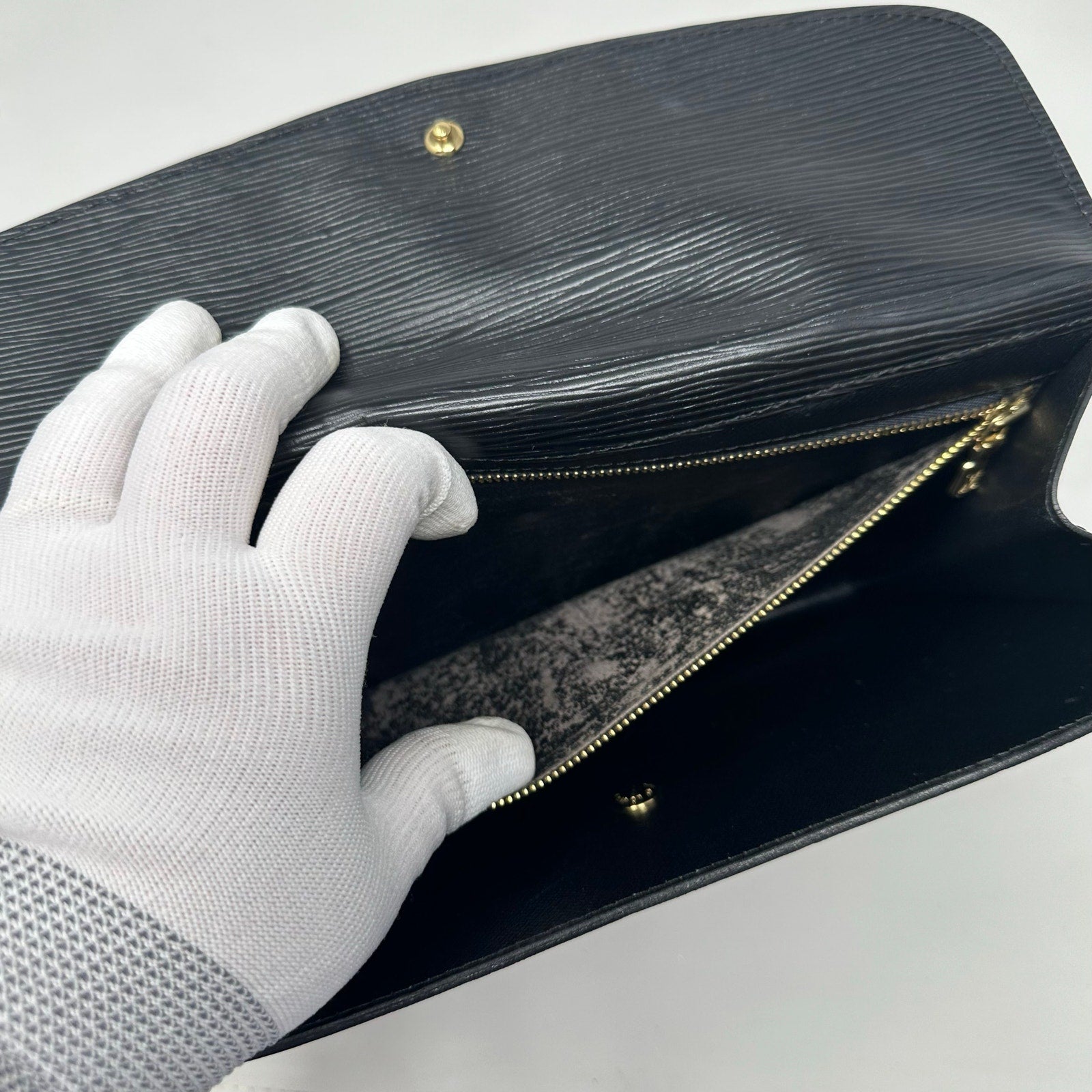 Louis Vuitton LV Epi Leather Montaigne 27 Pochette Clutch Bag Black