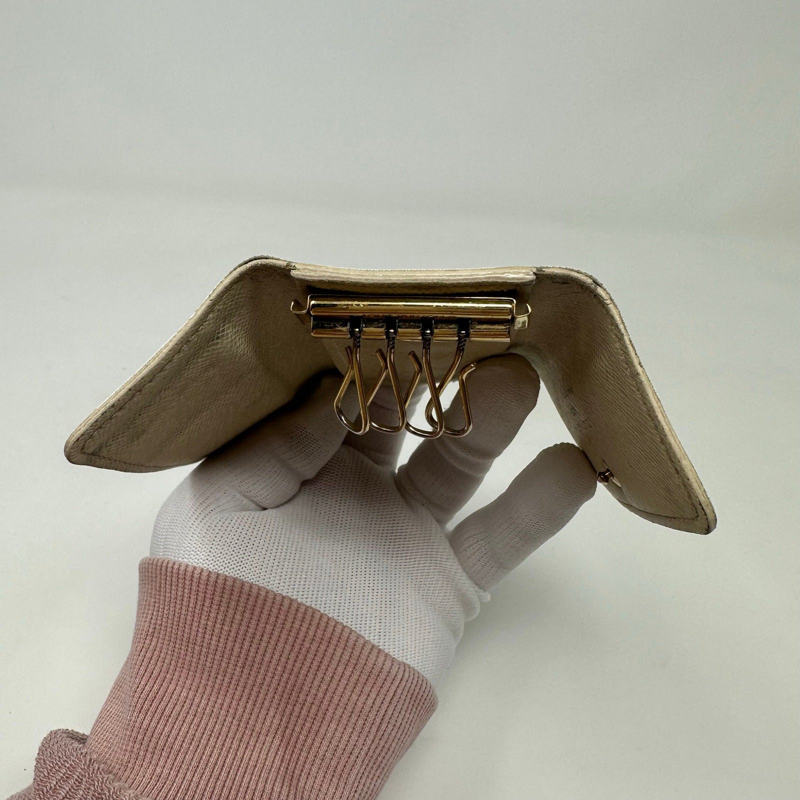 Louis Vuitton LV Damier Azur 4 Key Cles Holder