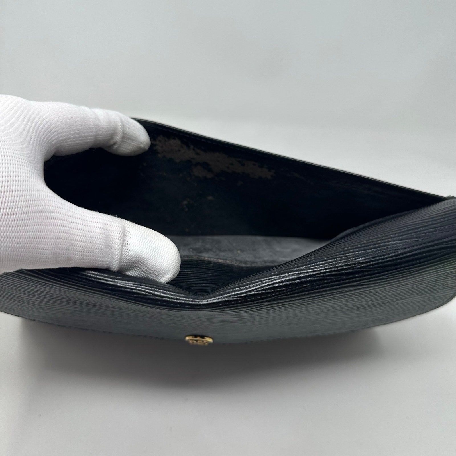 Louis Vuitton LV Epi Leather Montaigne 27 Pochette Clutch Bag Black