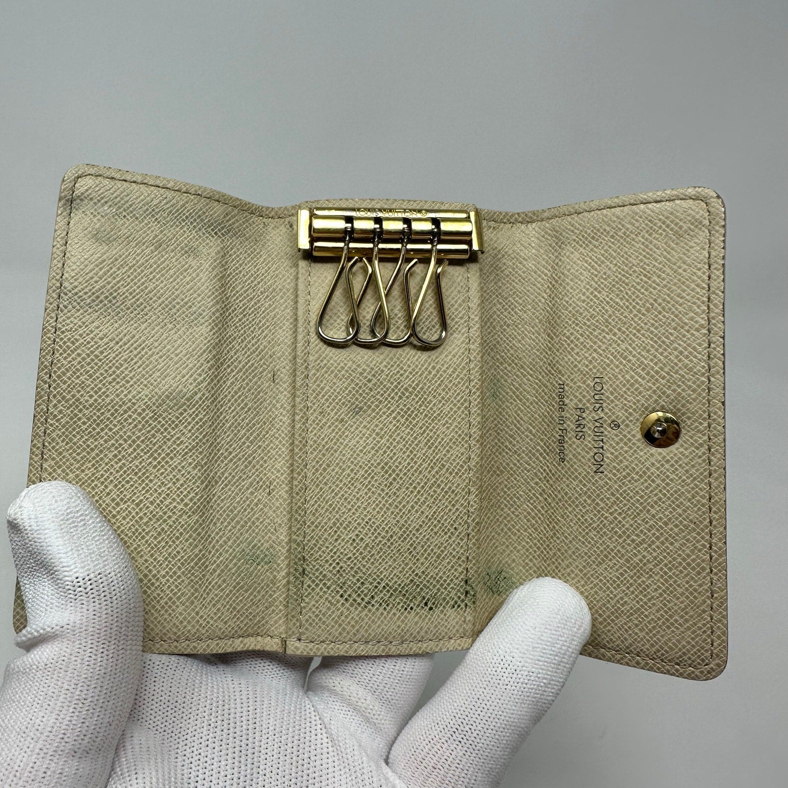 Louis Vuitton LV Damier Azur 4 Key Cles Holder