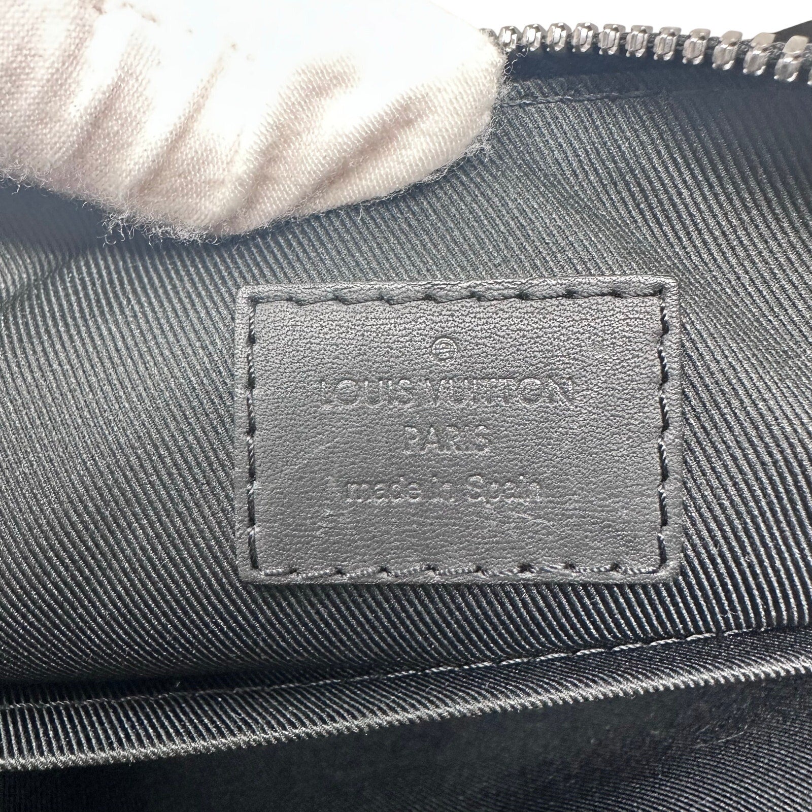 Louis Vuitton LV Discovery Damier Infini Black Leather Messenger BB Crossbody Bag