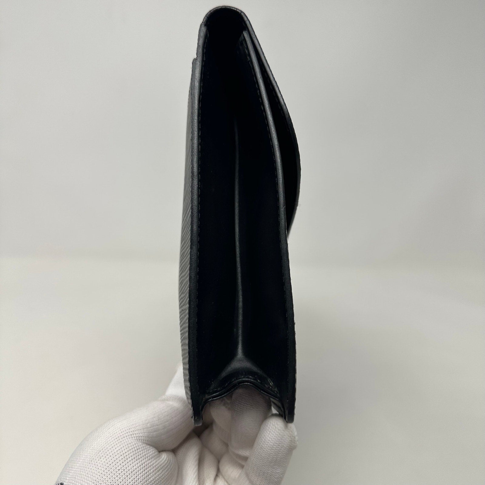 Louis Vuitton LV Epi Leather Montaigne 27 Pochette Clutch Bag Black