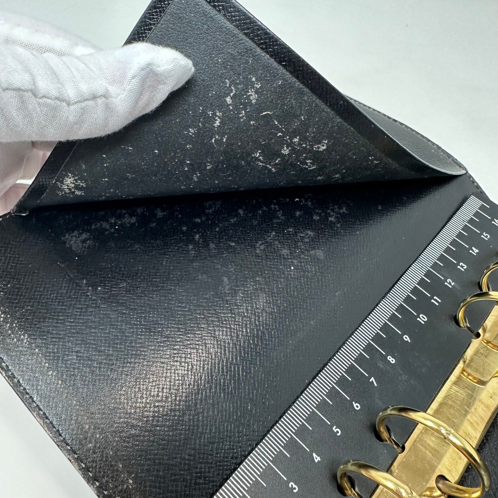 Louis Vuitton LV Epi MM Agenda Cover Red