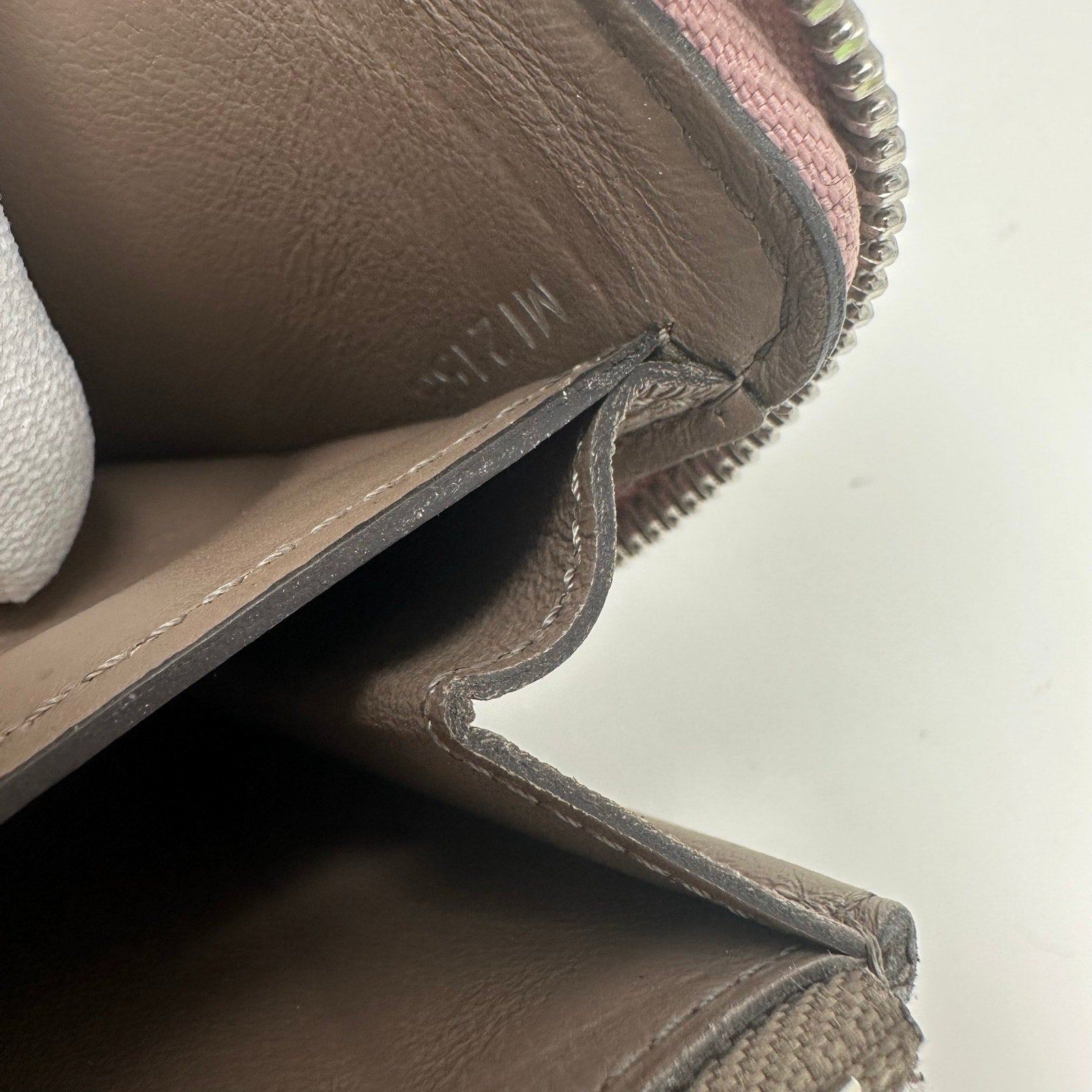 Louis Vuitton LV Veau Cachemire Comete Wallet Magnolia