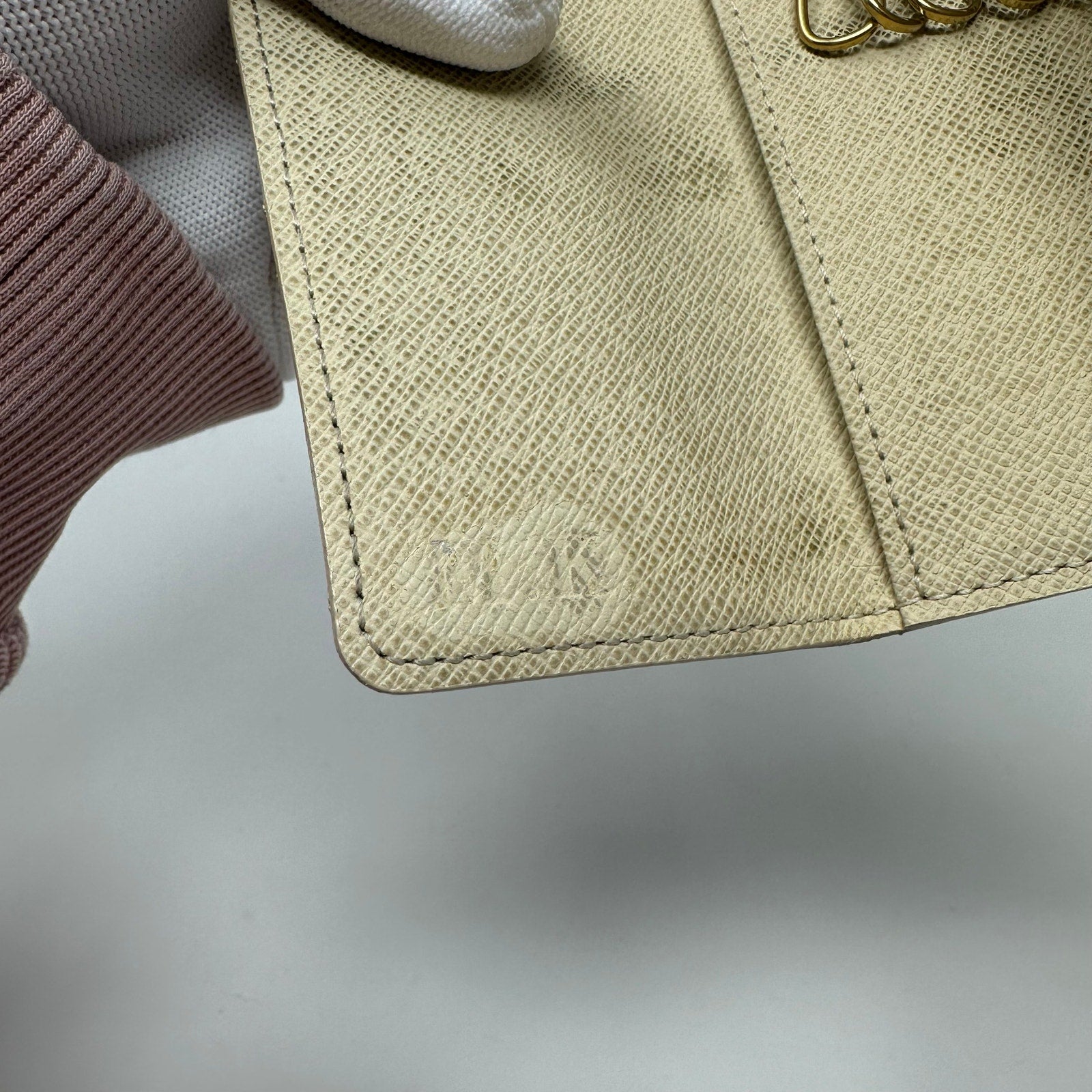 Louis Vuitton LV Damier Azur 6 Key Cles Holder