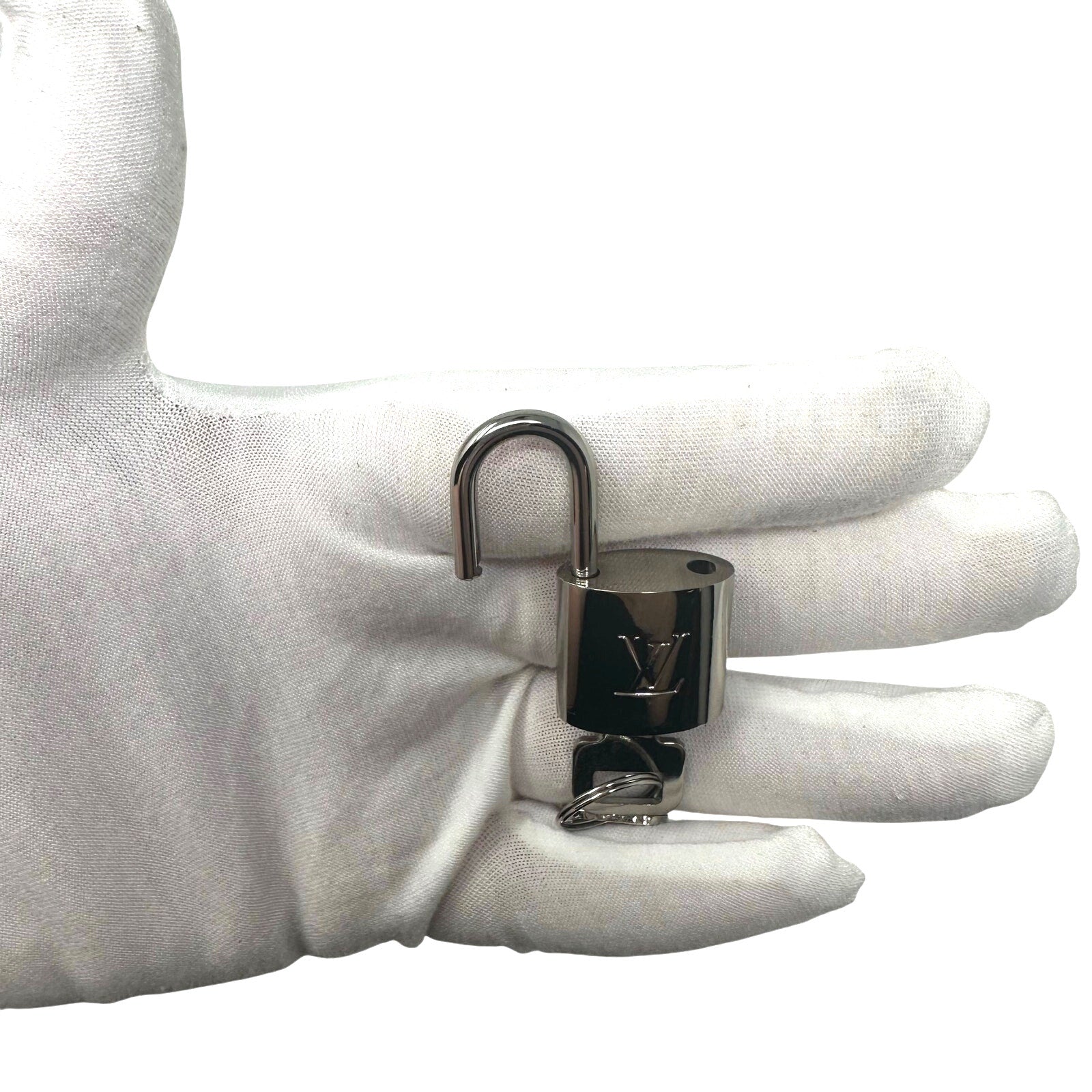 Louis Vuitton LV Silver Tone Lock & Key Set 318