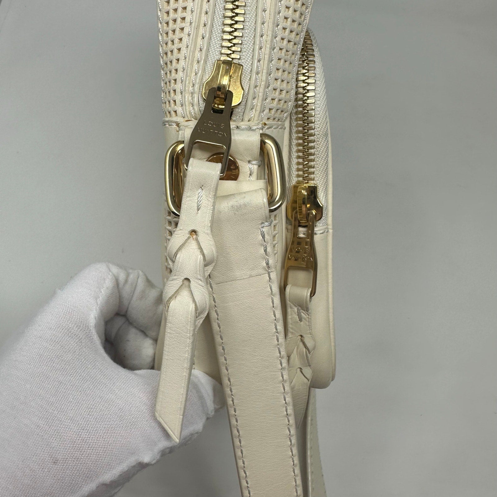 Louis Vuitton LV Cuir Bequia Trotter MM Crossbody Bag White/Cream Leather