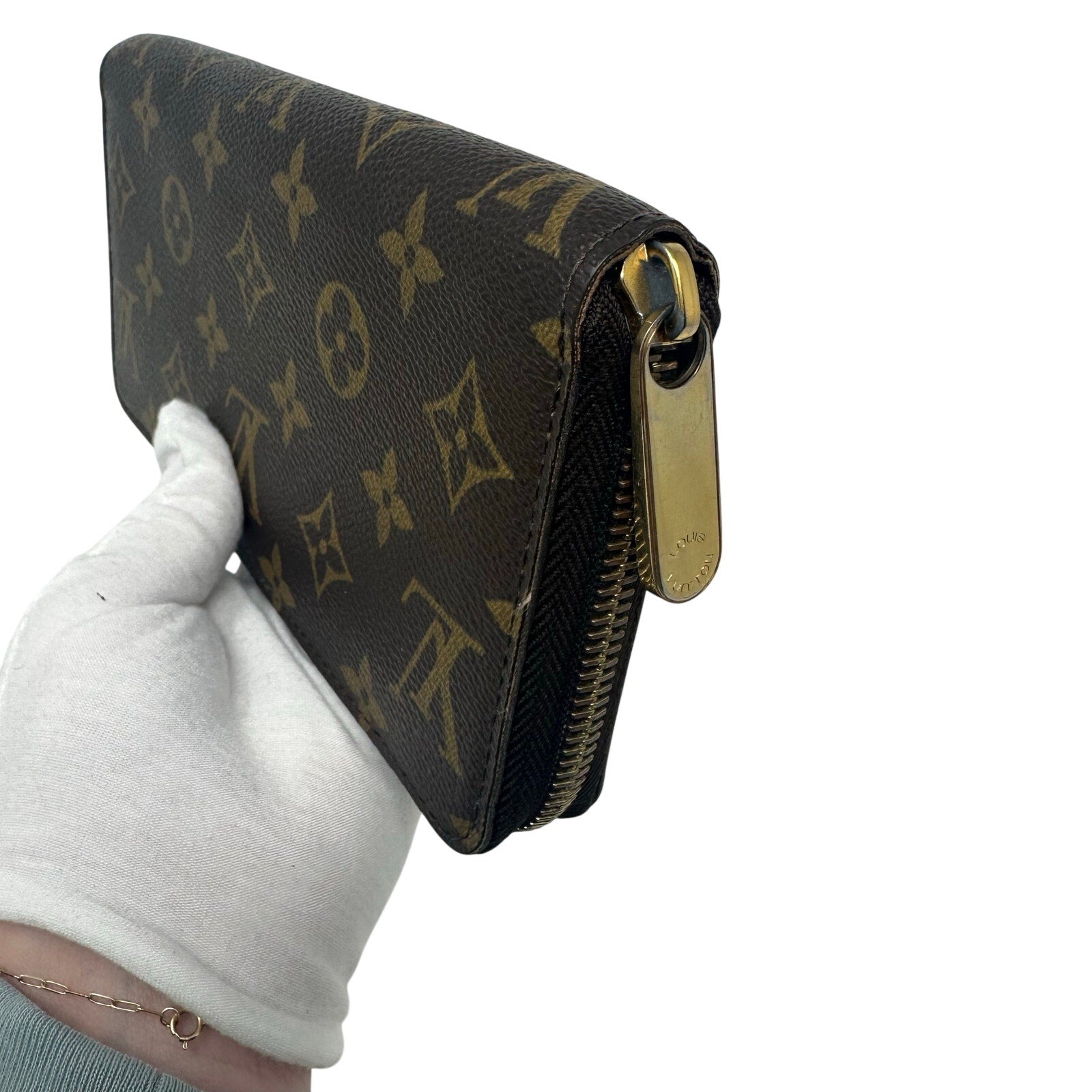 Louis Vuitton LV Monogram Zippy Wallet