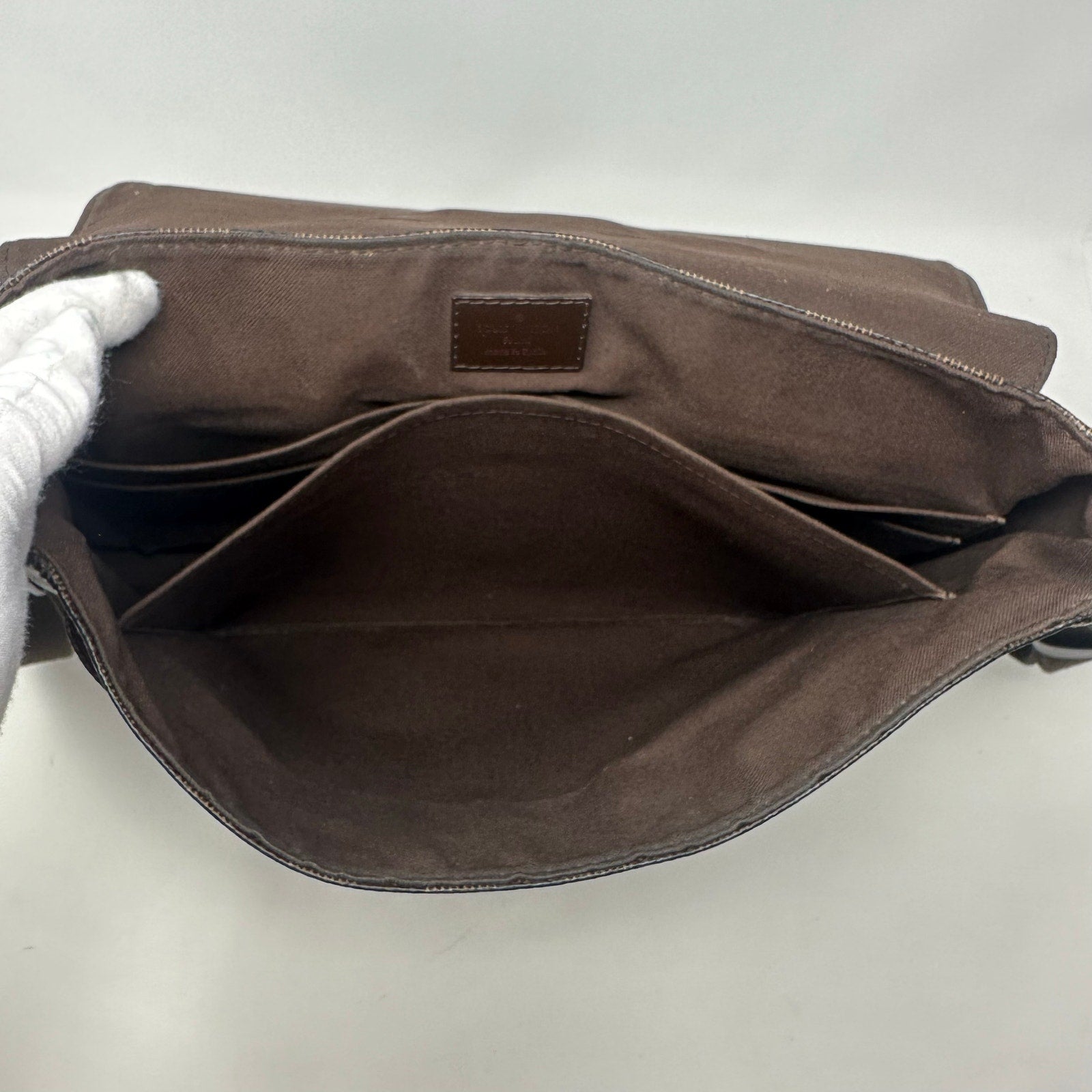 Louis Vuitton LV Damier Ebene District MM Crossbody Messenger Bag