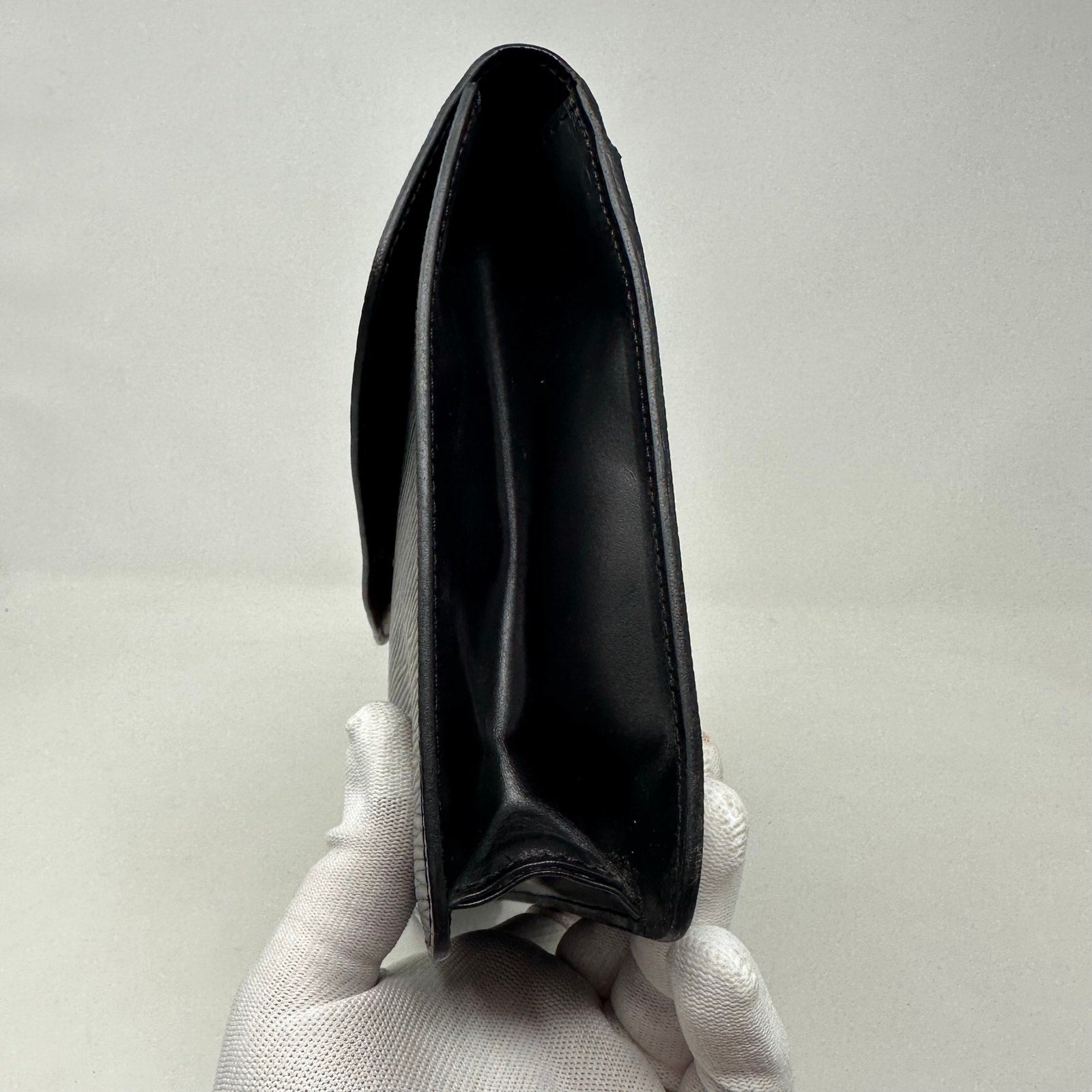 Louis Vuitton LV Epi Leather Montaigne 27 Pochette Clutch Bag Black