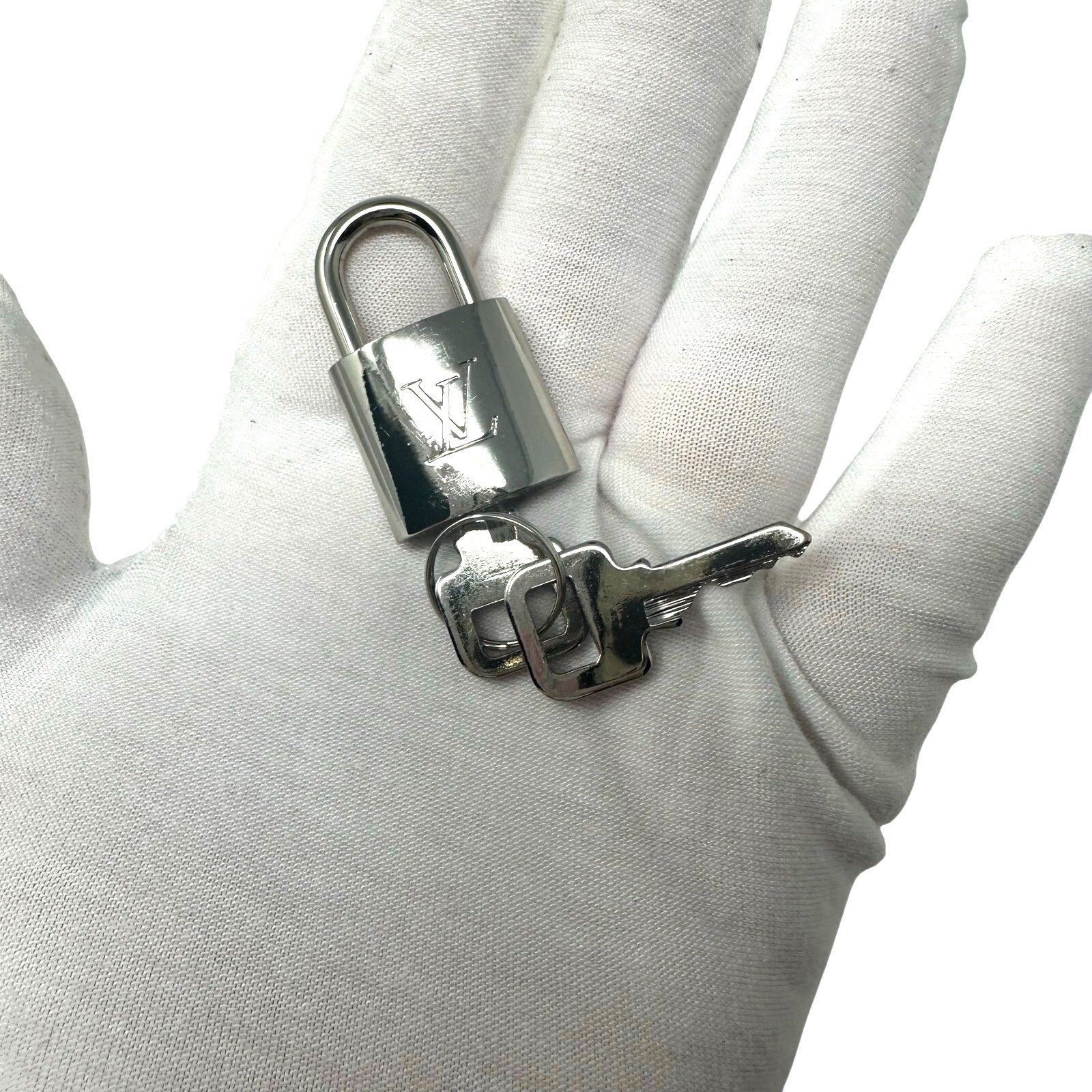 Louis Vuitton LV Silver Tone Lock & Key Set 318