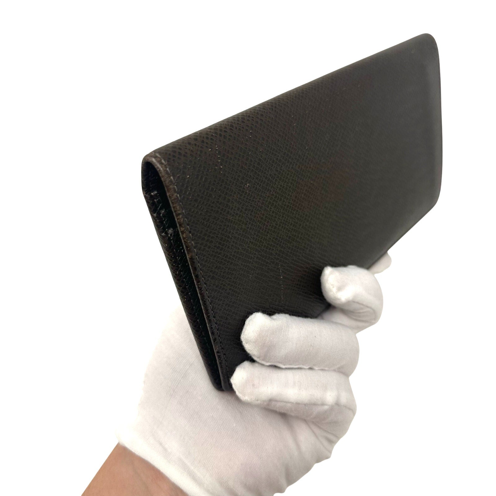 Louis Vuitton LV Taiga Leather Brazza Wallet Checkbook Holder Brown