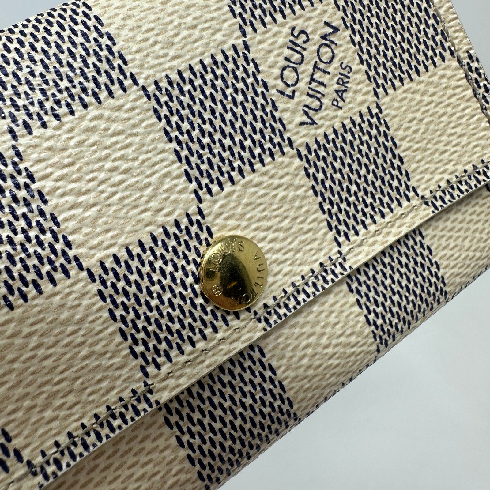 Louis Vuitton LV Damier Azur 6 Key Cles Holder