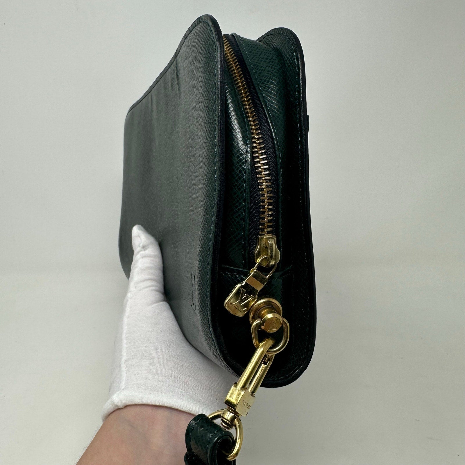 Louis Vuitton LV Baikal Clutch Epicea Green Taiga Leather Bag