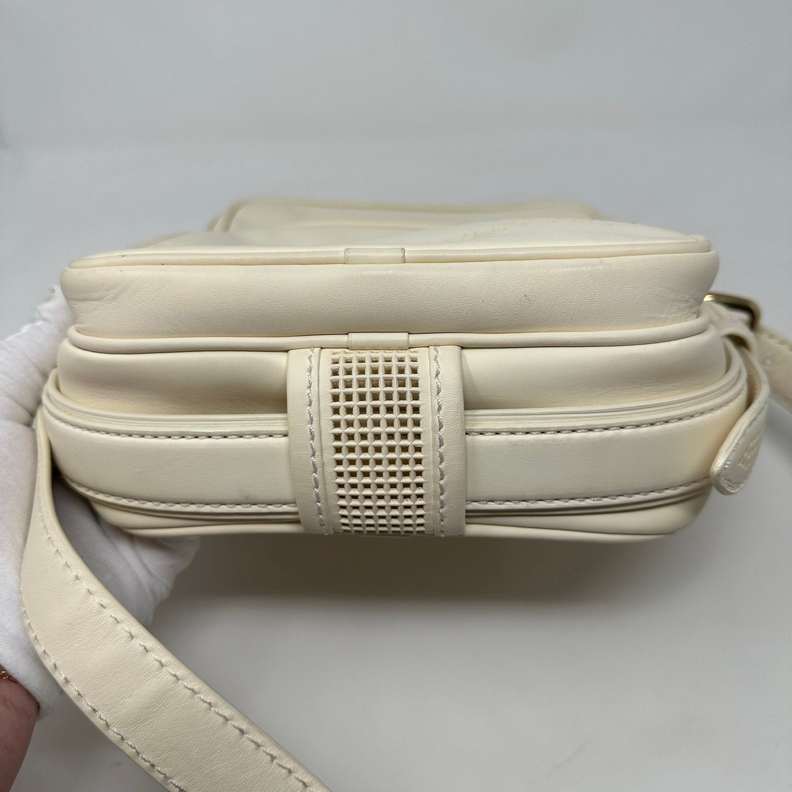 Louis Vuitton LV Cuir Bequia Trotter MM Crossbody Bag White/Cream Leather