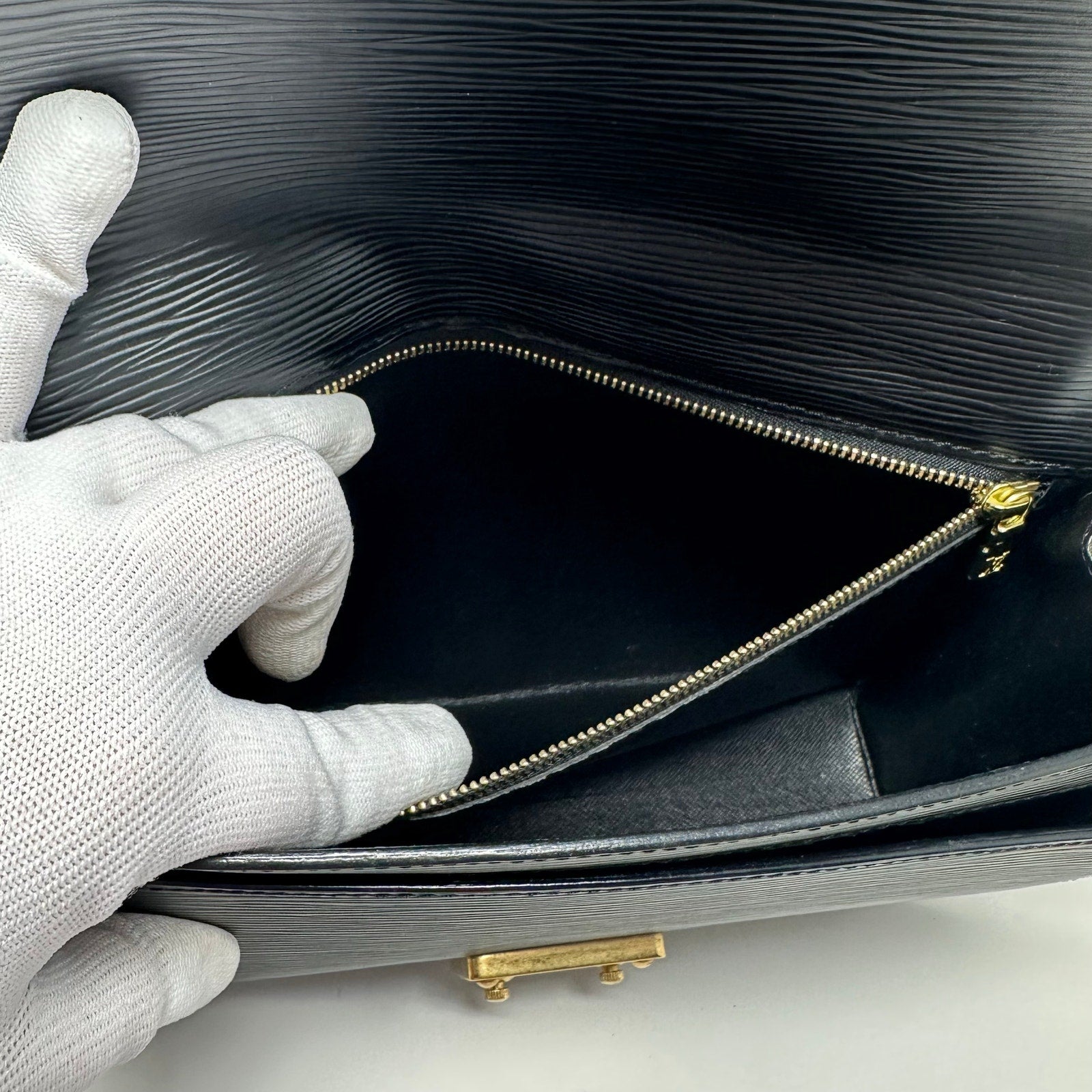 Louis Vuitton LV Epi Leather Pochette Sellier Dragonne Clutch Bag Black
