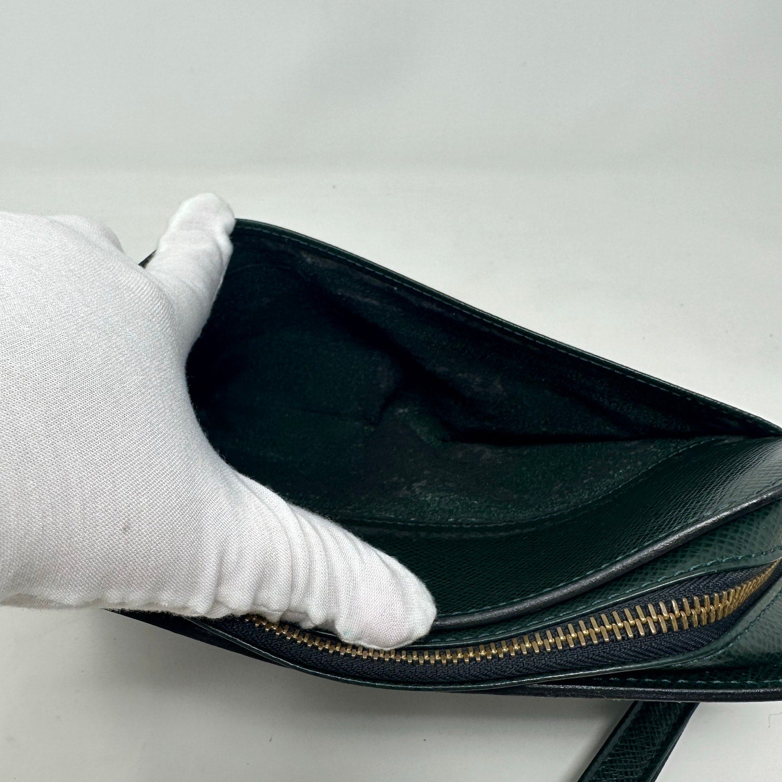 Louis Vuitton LV Baikal Clutch Epicea Green Taiga Leather Bag