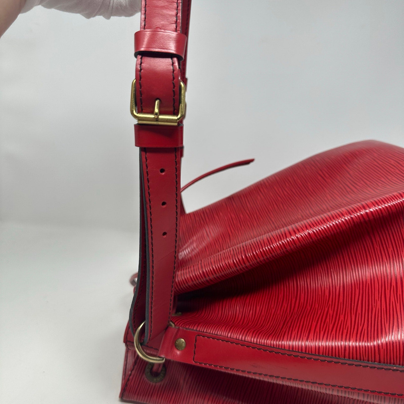 Louis Vuitton LV Petit Noe Epi Red Bag Drawstring Bucket Shoulder Bag