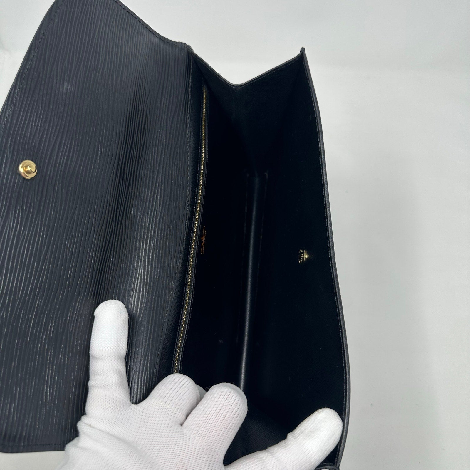 Louis Vuitton LV Epi Leather Montaigne 27 Pochette Clutch Bag Black