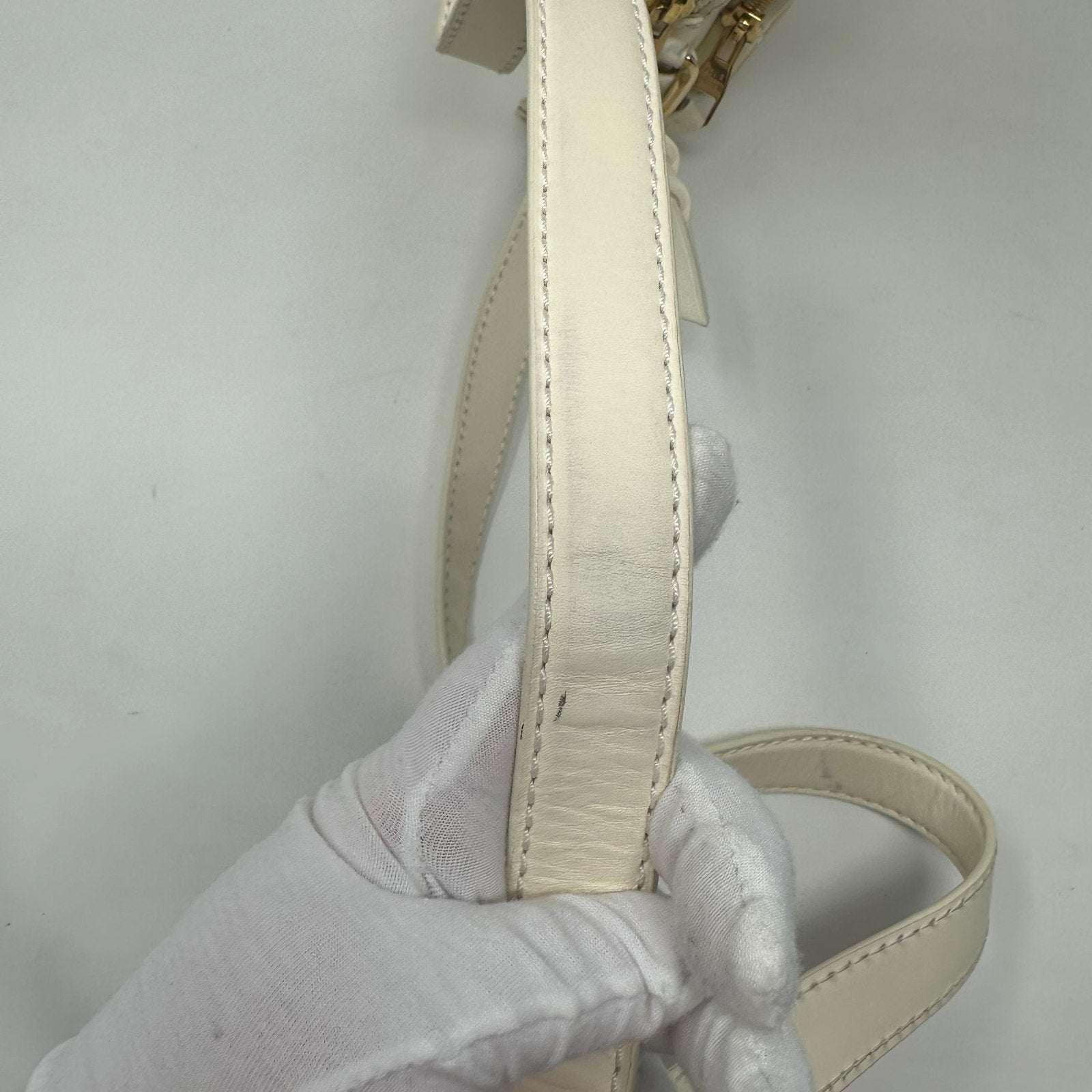 Louis Vuitton LV Cuir Bequia Trotter MM Crossbody Bag White/Cream Leather