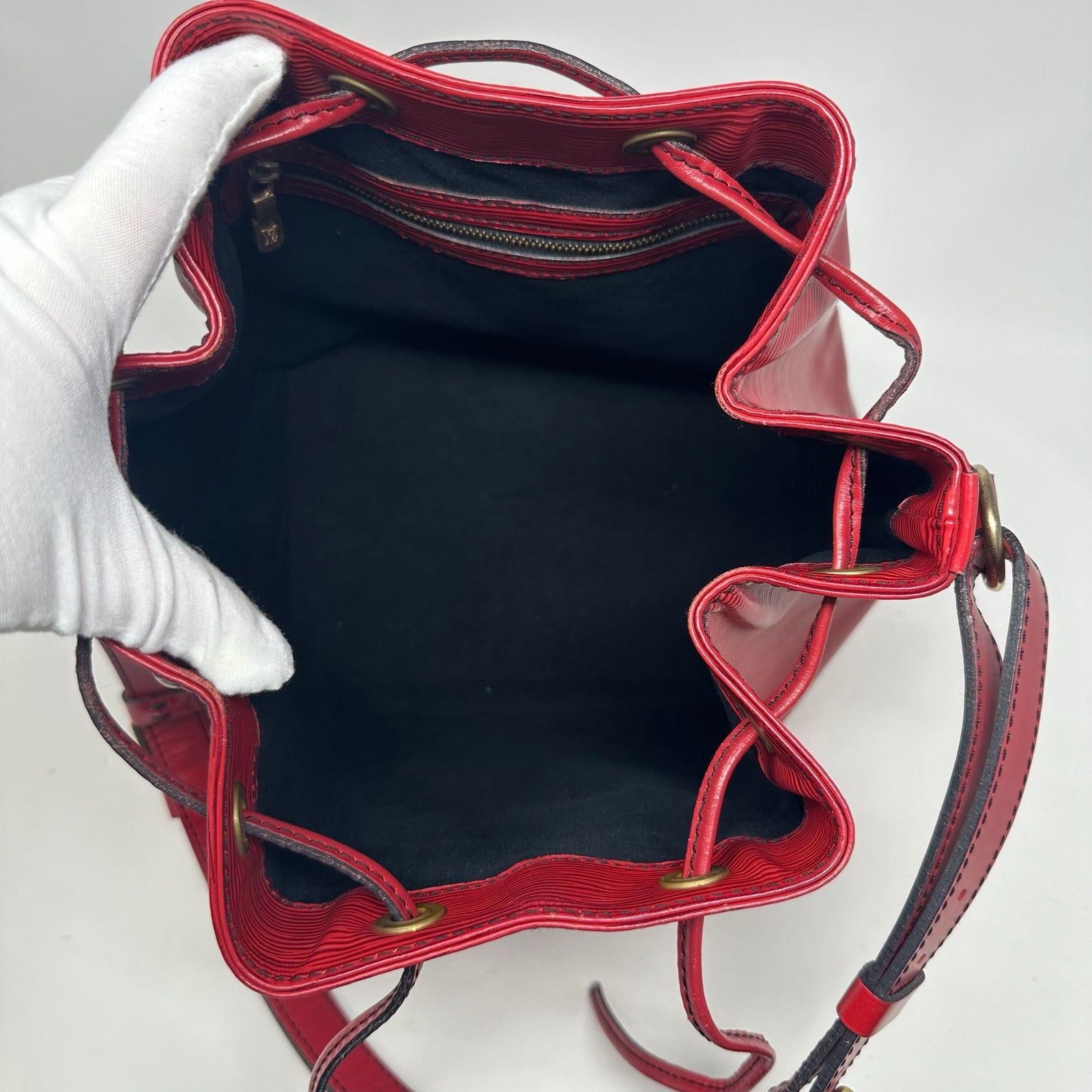 Louis Vuitton LV Petit Noe Epi Red Bag Drawstring Bucket Shoulder Bag