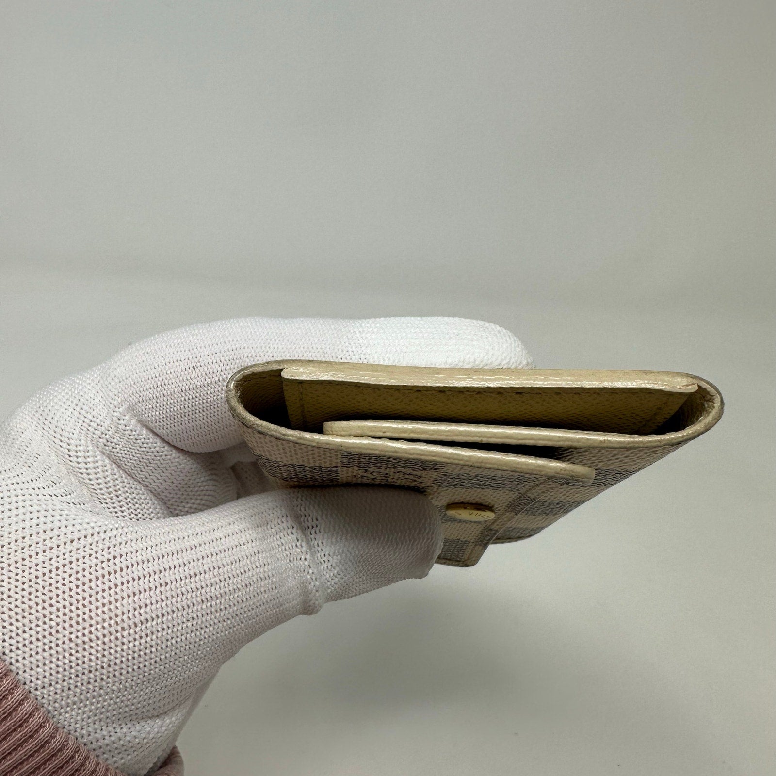 Louis Vuitton LV Damier Azur 6 Key Cles Holder