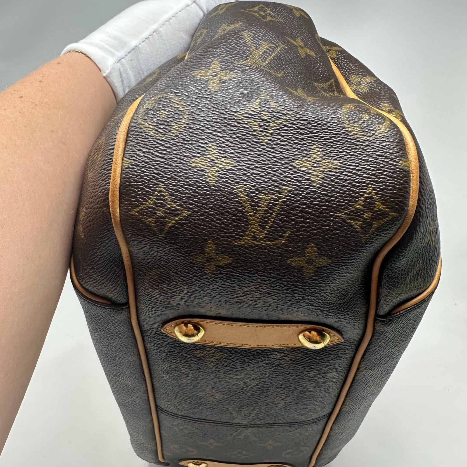 Louis Vuitton LV Monogram Galleria PM Shoulder Bag
