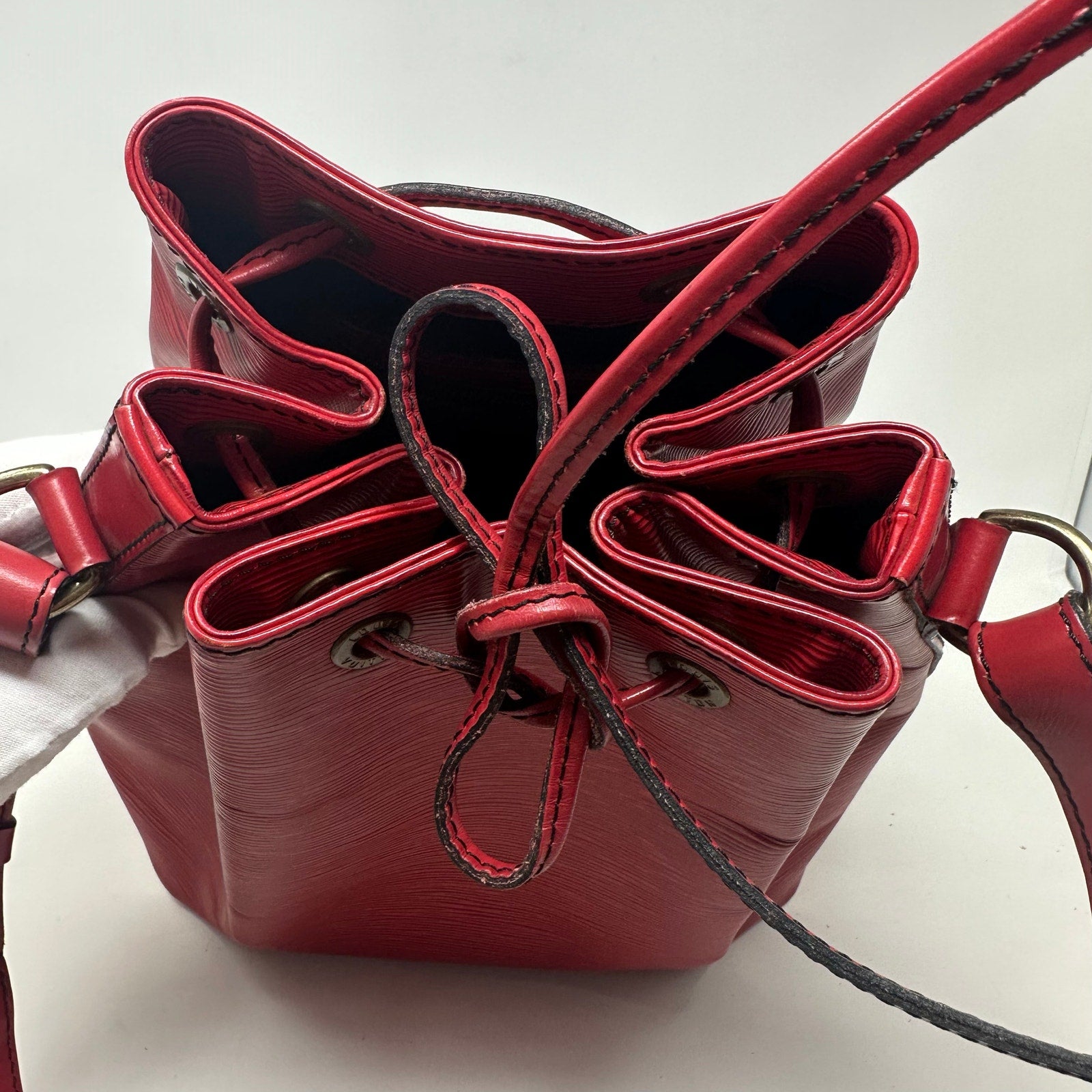 Louis Vuitton LV Petit Noe Epi Red Bag Drawstring Bucket Shoulder Bag