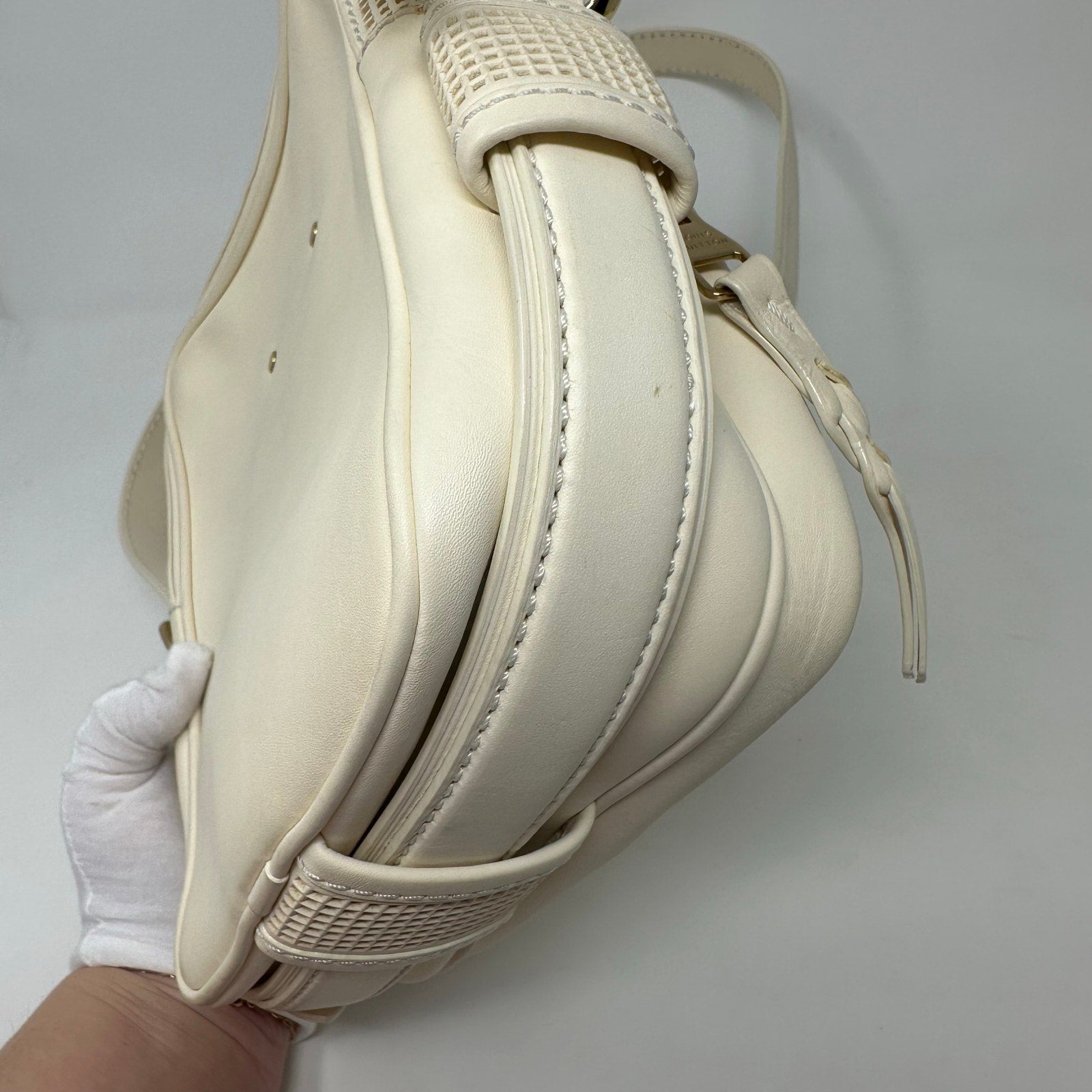 Louis Vuitton LV Cuir Bequia Trotter MM Crossbody Bag White/Cream Leather