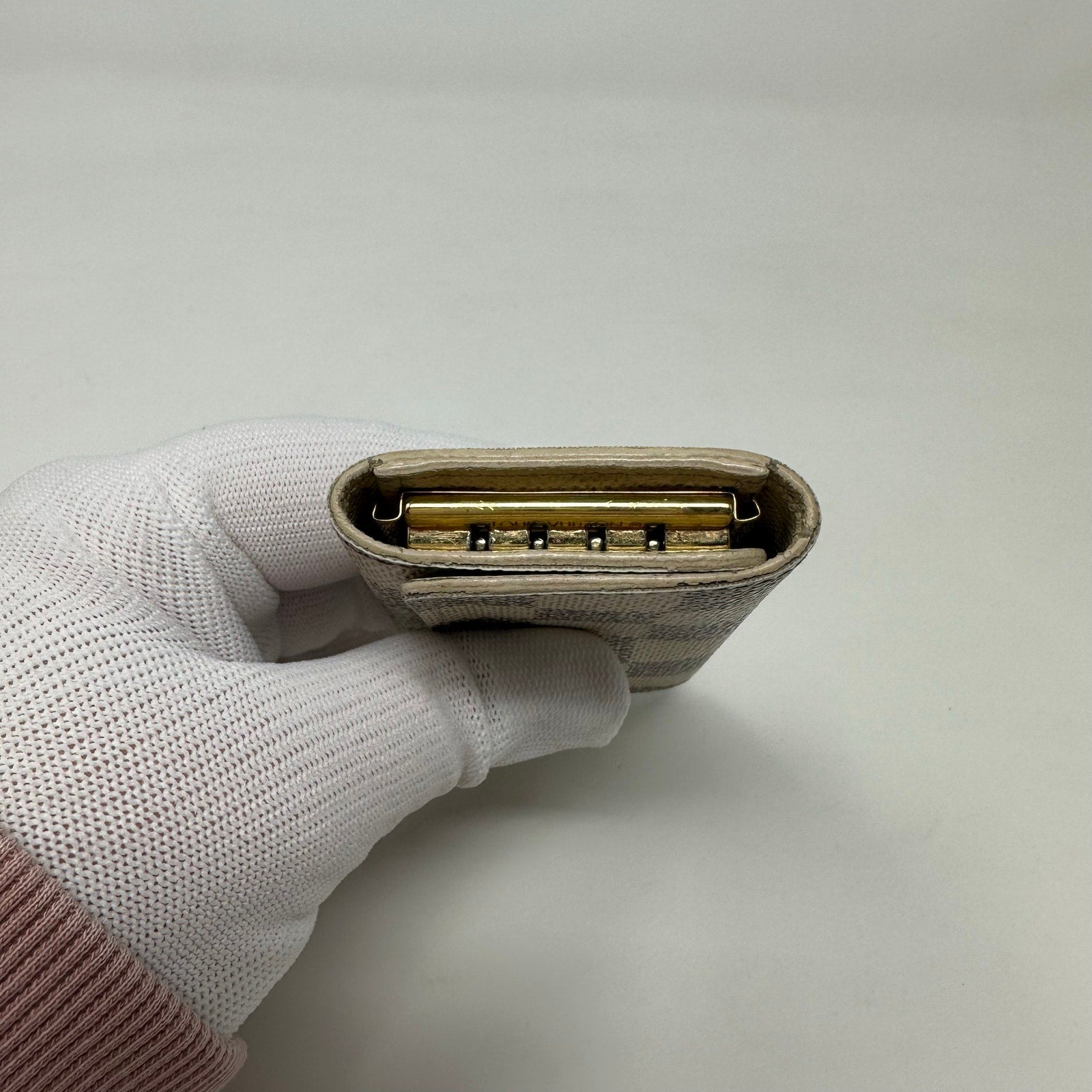 Louis Vuitton LV Damier Azur 4 Key Cles Holder