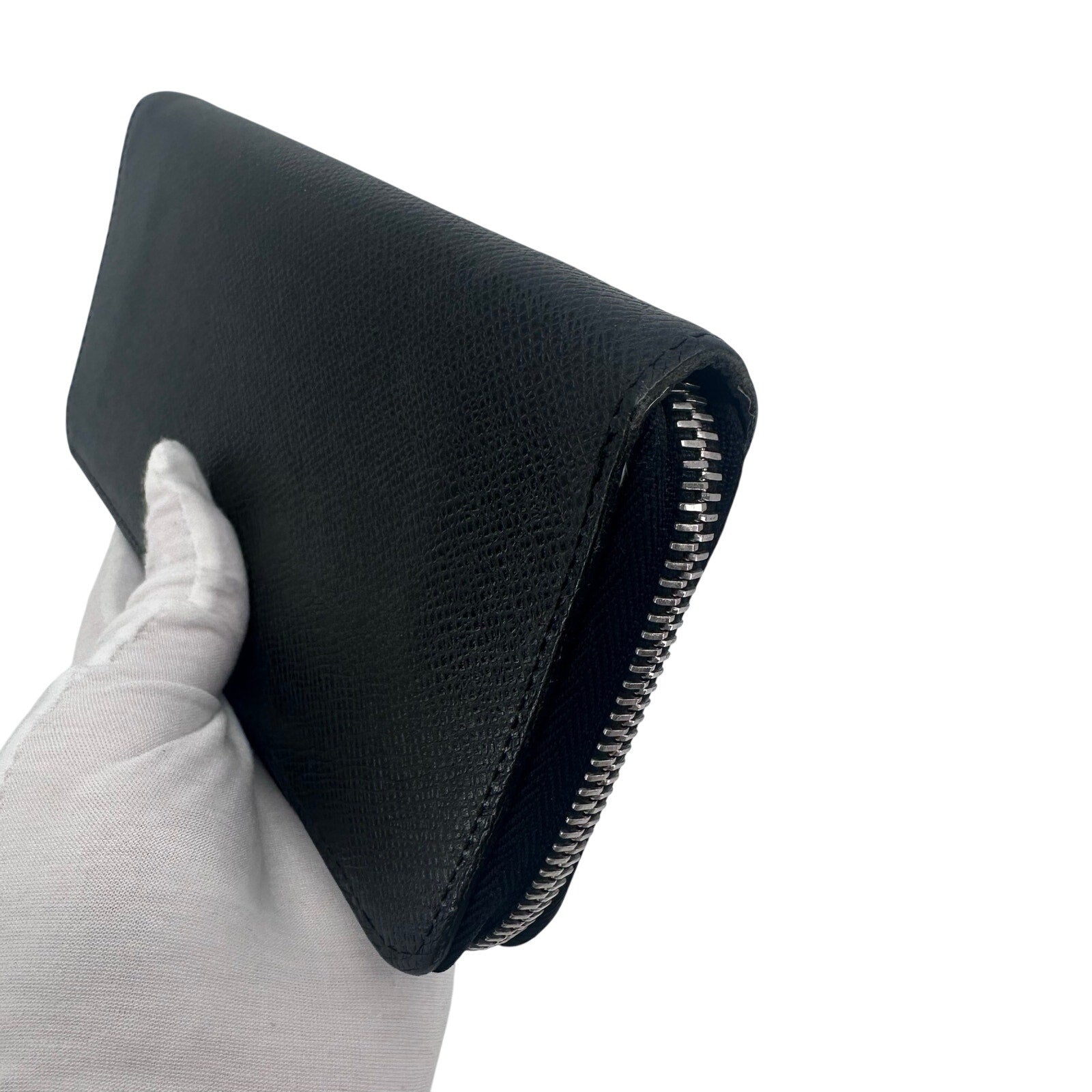 Louis Vuitton LV Taiga Leather Zippy Zip Around Wallet black