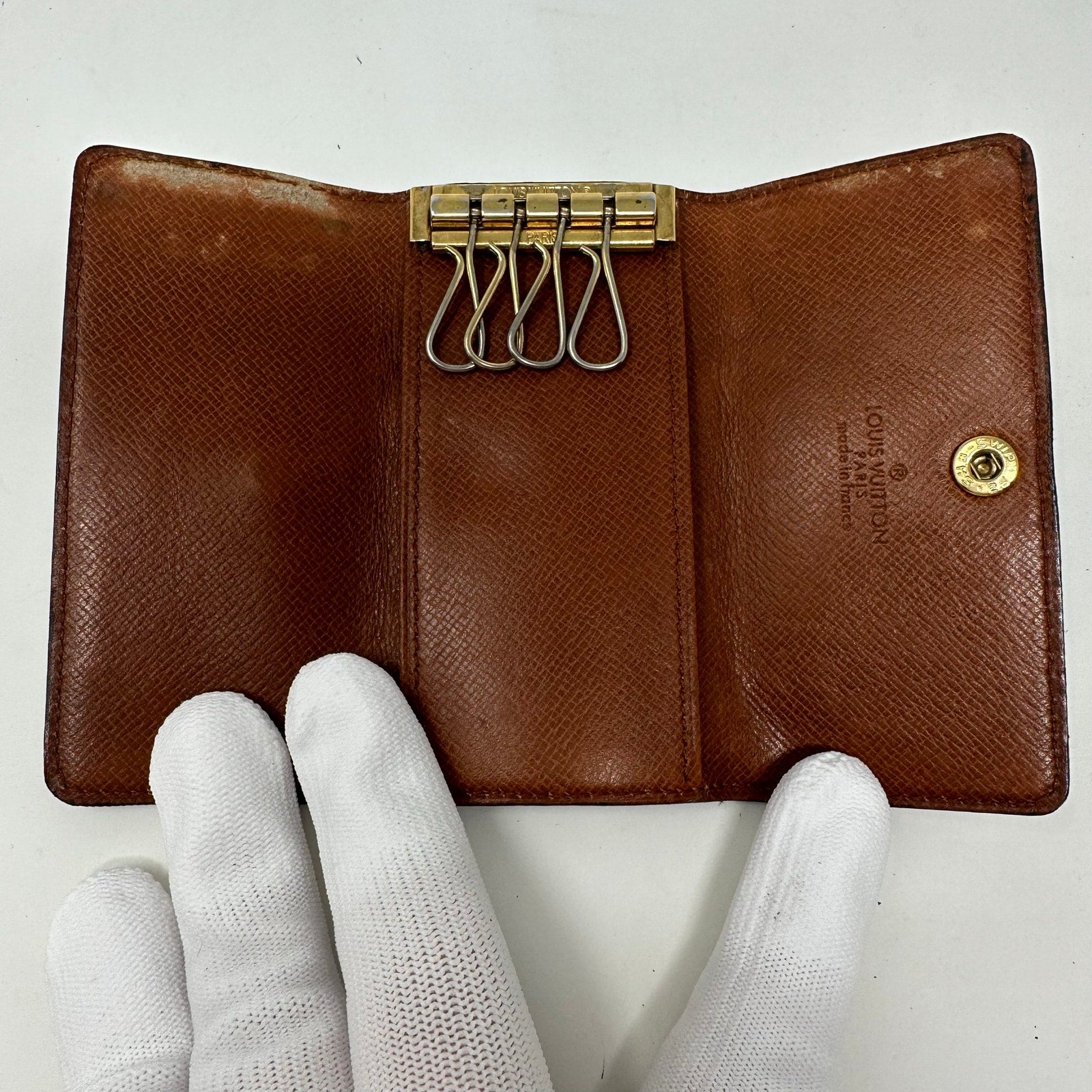 Louis Vuitton LV Monogram 4 Key Cles Holder