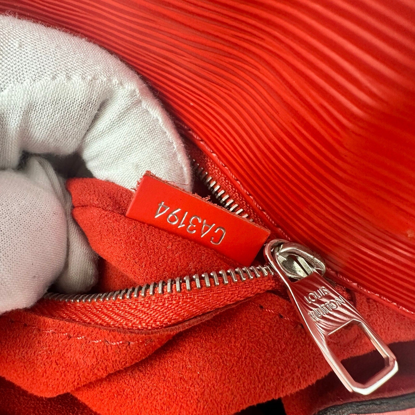 Louis Vuitton LV Marly BB Epi Leather Shoulder Bag Coquelicot Red Crossbody