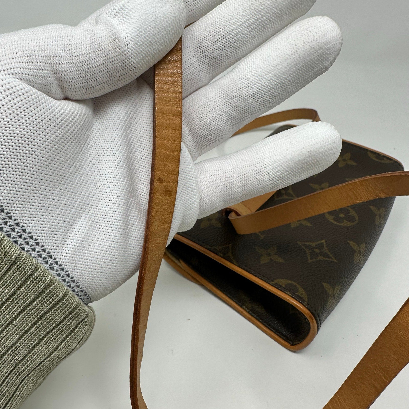 Louis Vuitton LV Monogram Bum Belt Bag Waist Pouch Pochette Florentine M Medium