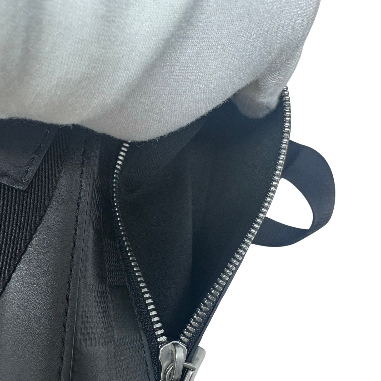 Louis Vuitton LV Discovery Damier Infini Black Leather Messenger BB Crossbody Bag