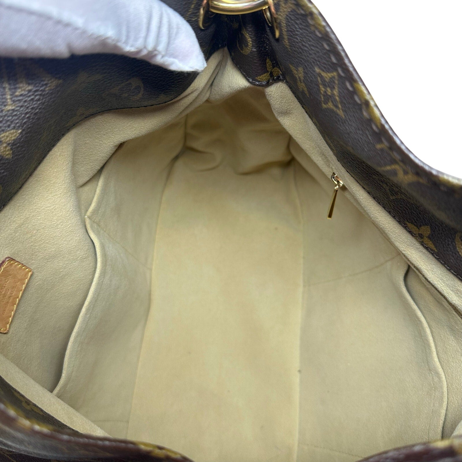 Louis Vuitton LV Monogram Artsy MM Shoulder Bag