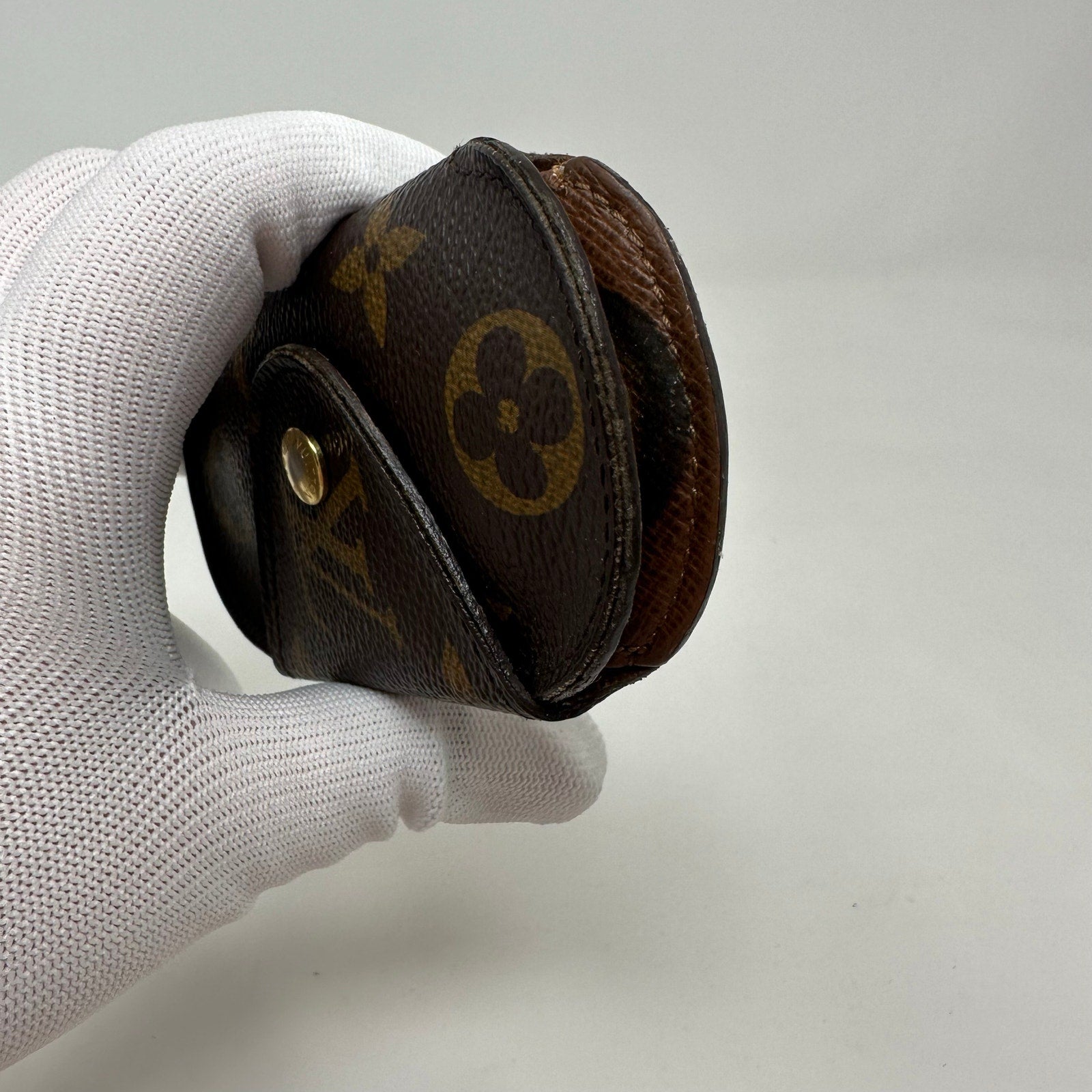 Louis Vuitton LV Monogram Multicles Round 4 Key Holder