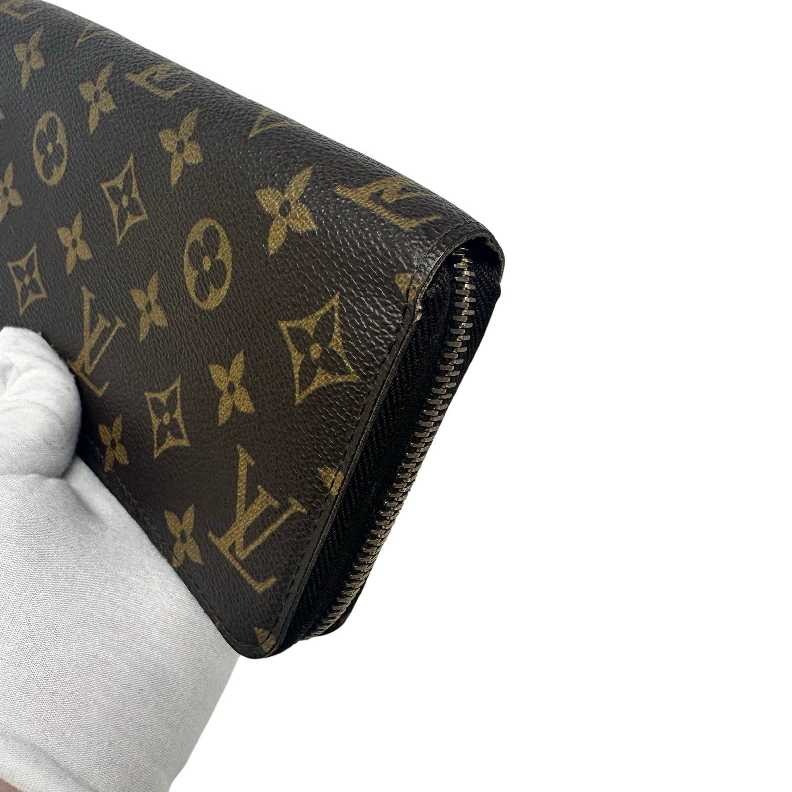 Louis Vuitton LV Monogram Zippy Wallet