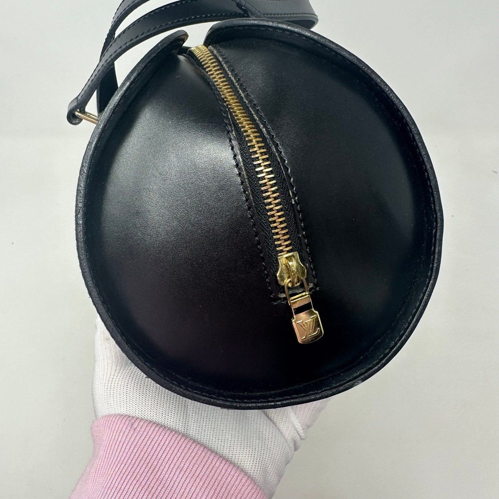 Louis Vuitton LV Epi Soffulor Black Bag with Pouch