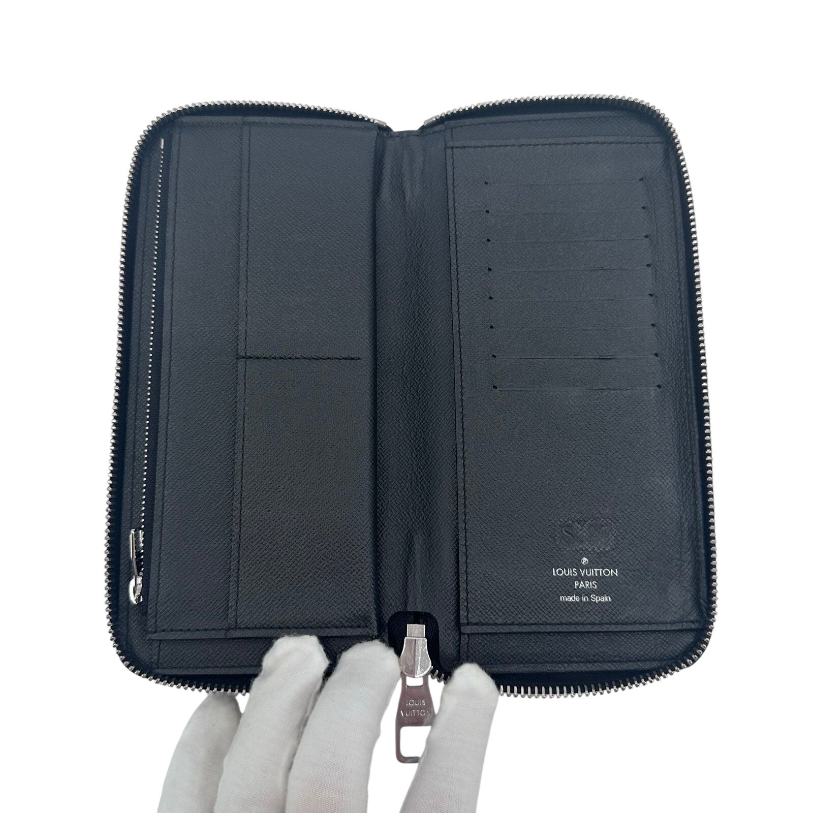 Louis Vuitton LV Taiga Leather Zippy Zip Around Wallet black