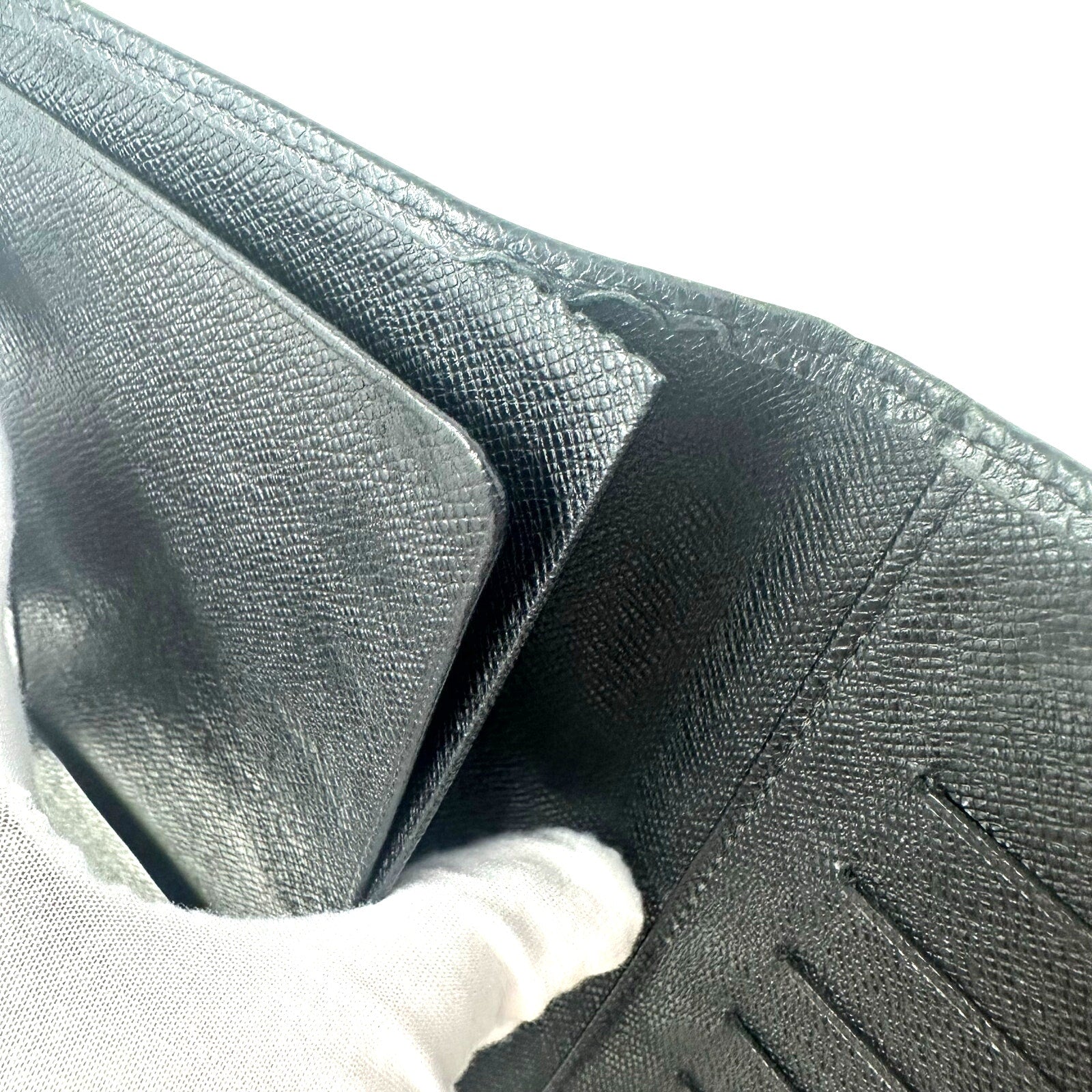 Louis Vuitton LV Taiga Leather Portefeuille Brazza Ardoise Men's Wallet Black