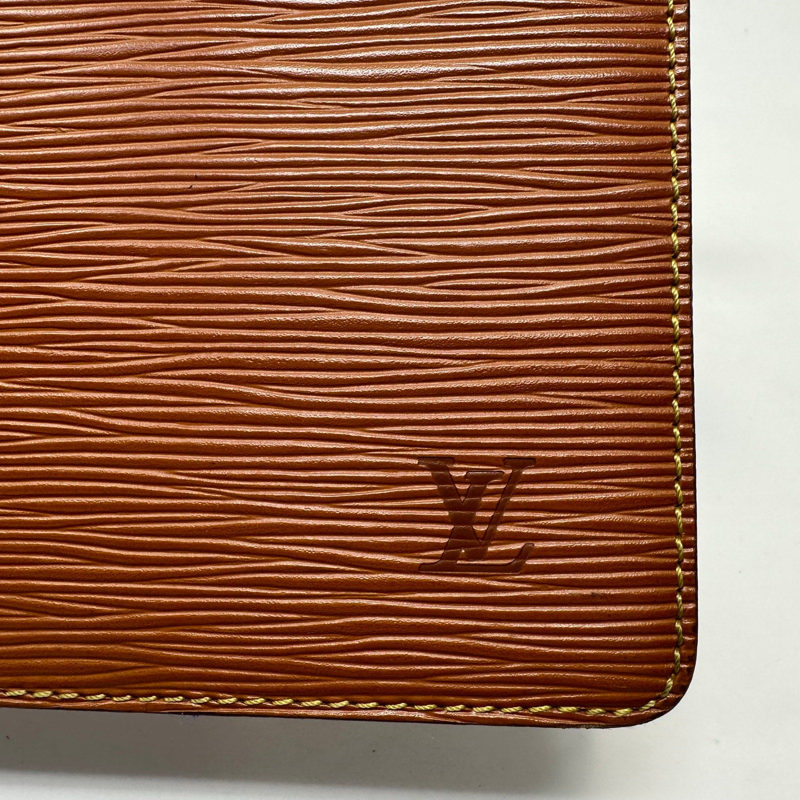 Louis Vuitton LV Pochette Homme Clutch Bag Epi Leather Cipango Gold