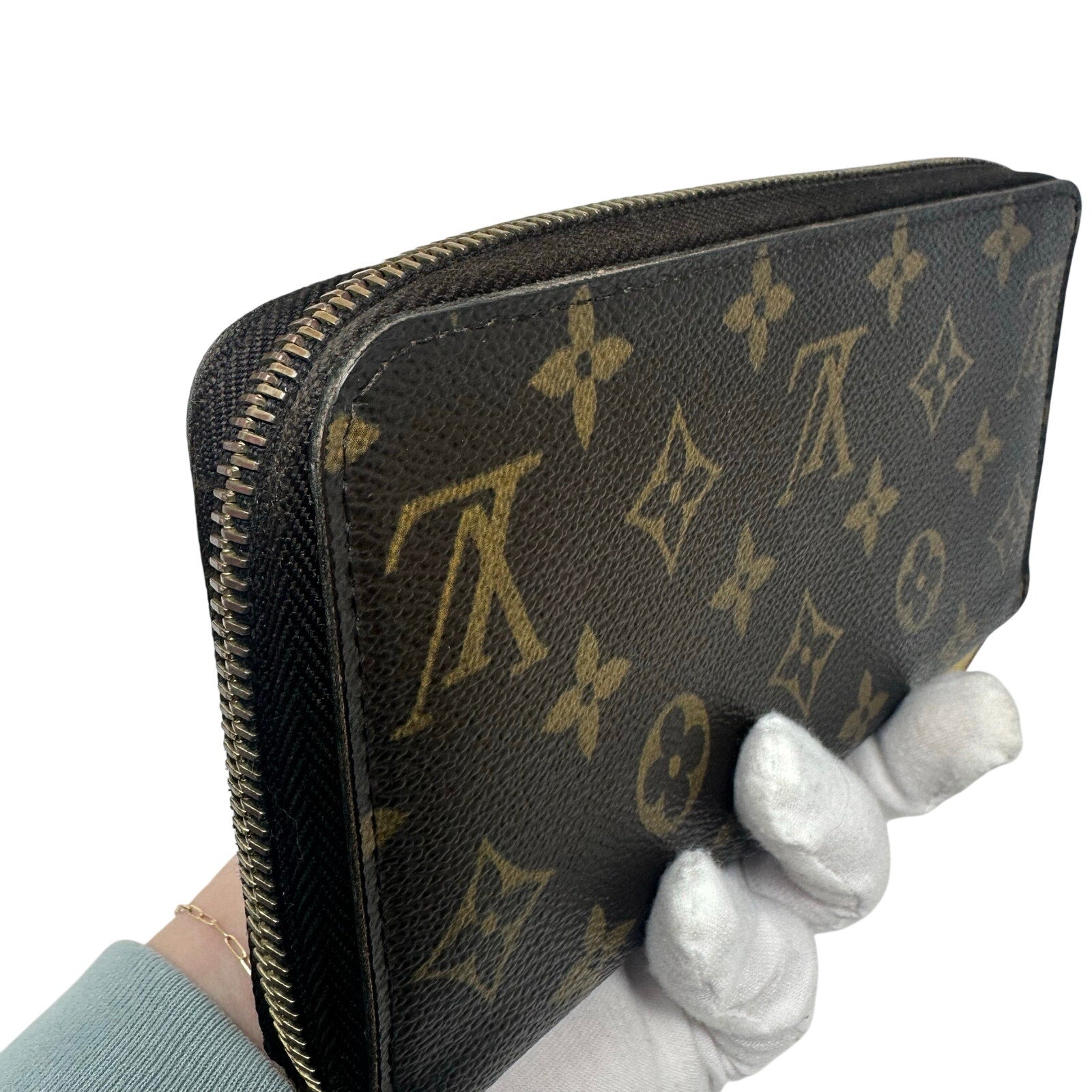 Louis Vuitton LV Monogram Zippy Wallet