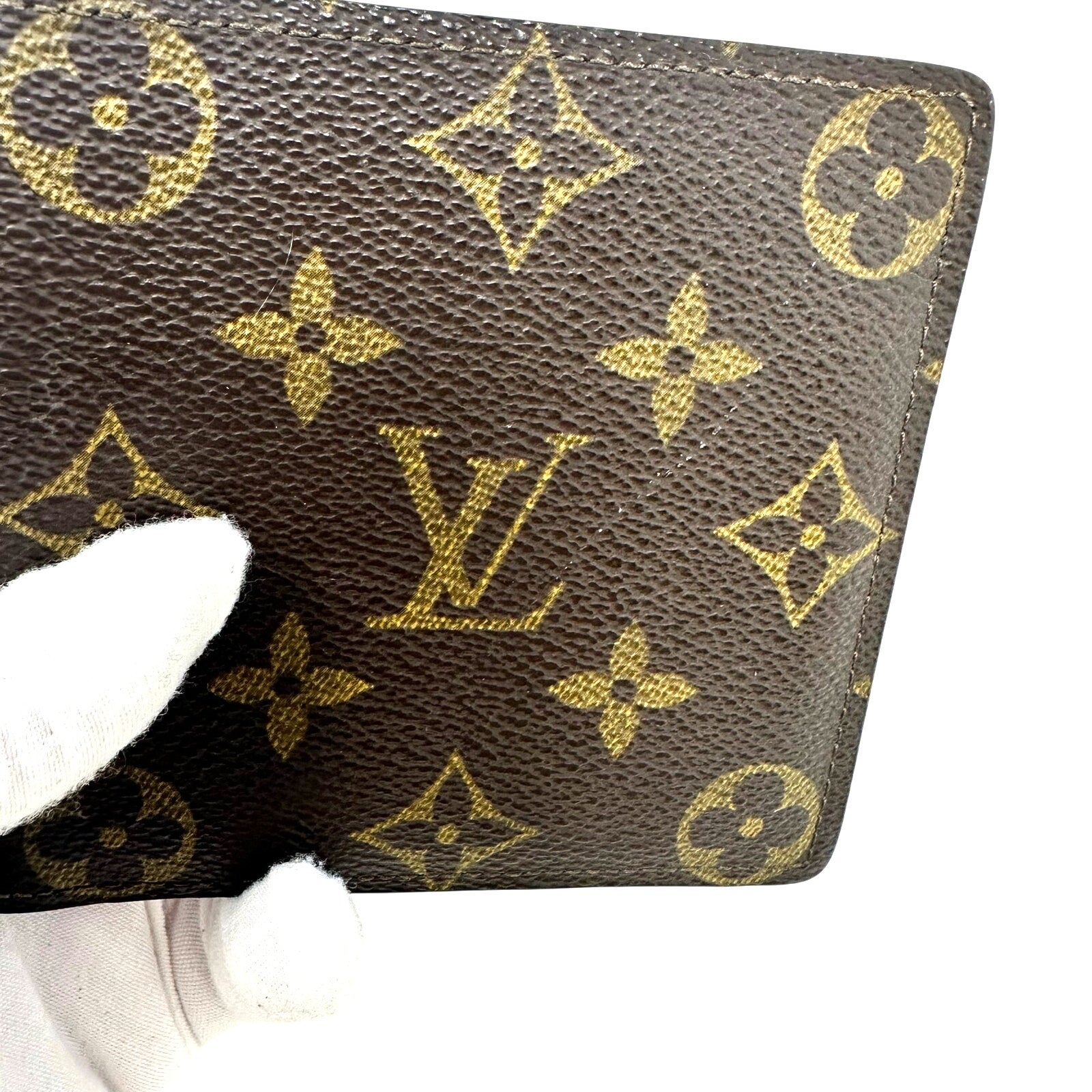 Louis Vuitton LV Monogram Men’s Bifold Wallet With Card Flaps